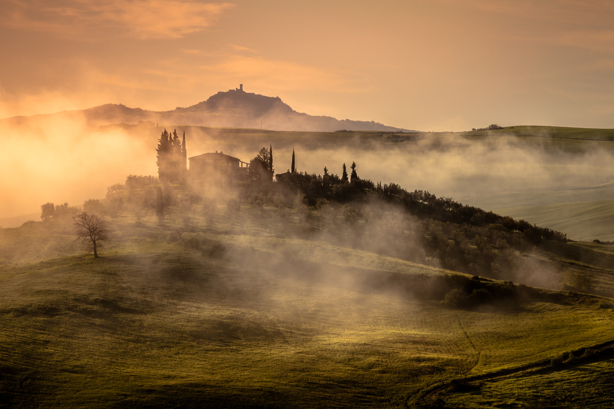 Canon EF 70-200mm F4L IS USM sample photo. Morning in tuscany photography
