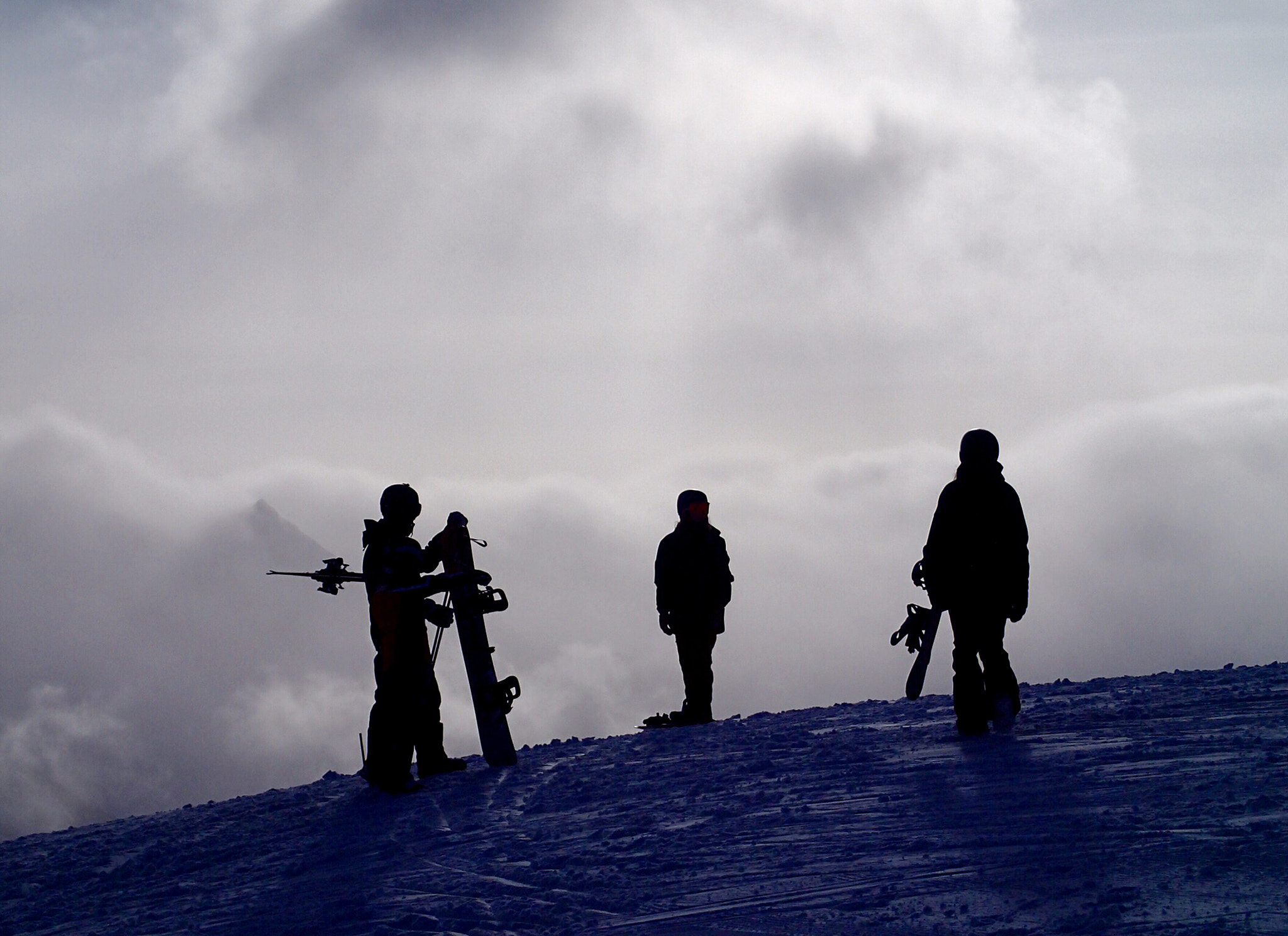 Olympus TG-1 sample photo. Skiers in the mist photography