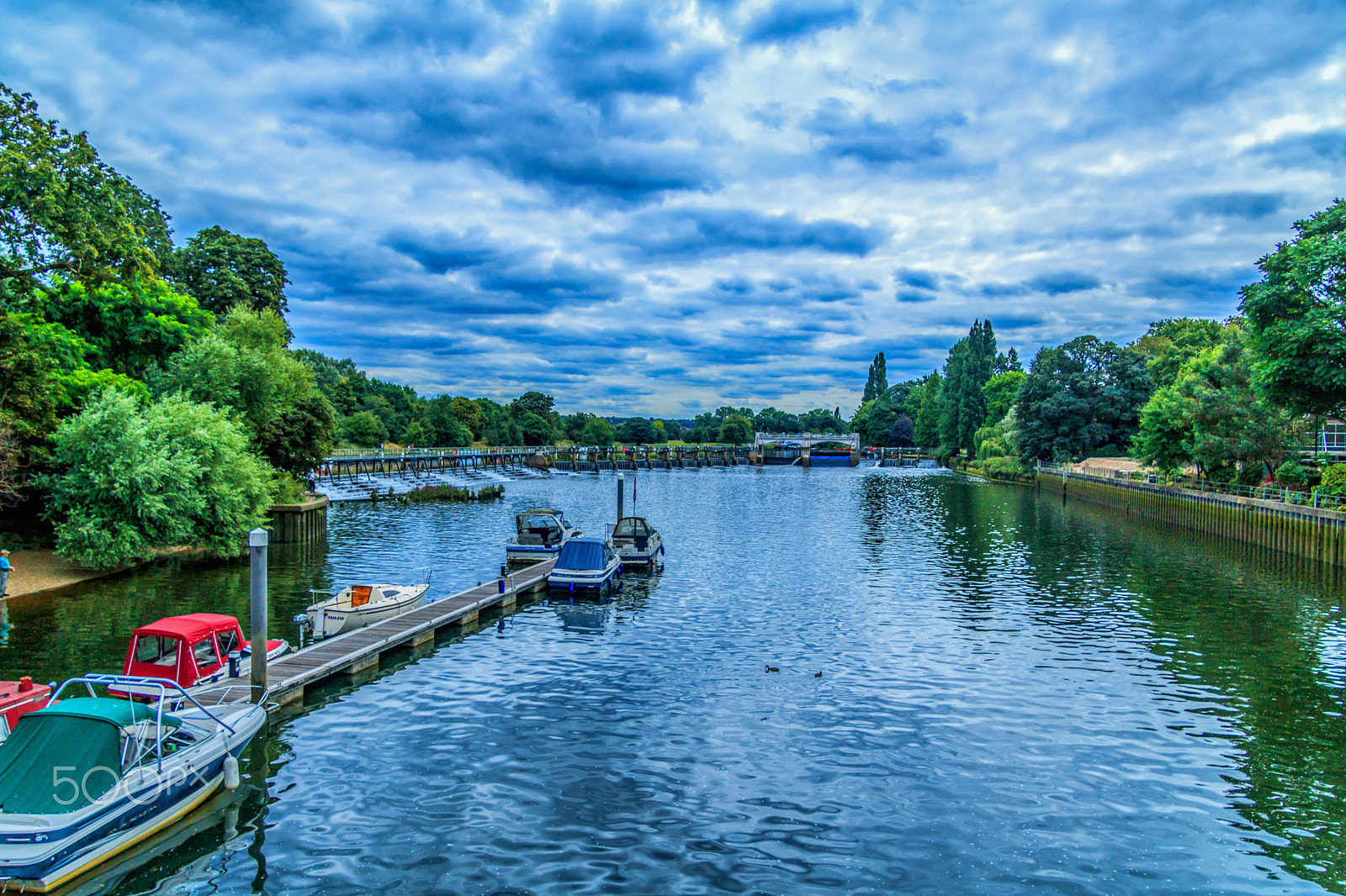 Canon EF-S 17-85mm F4-5.6 IS USM sample photo. Small boats mooring photography