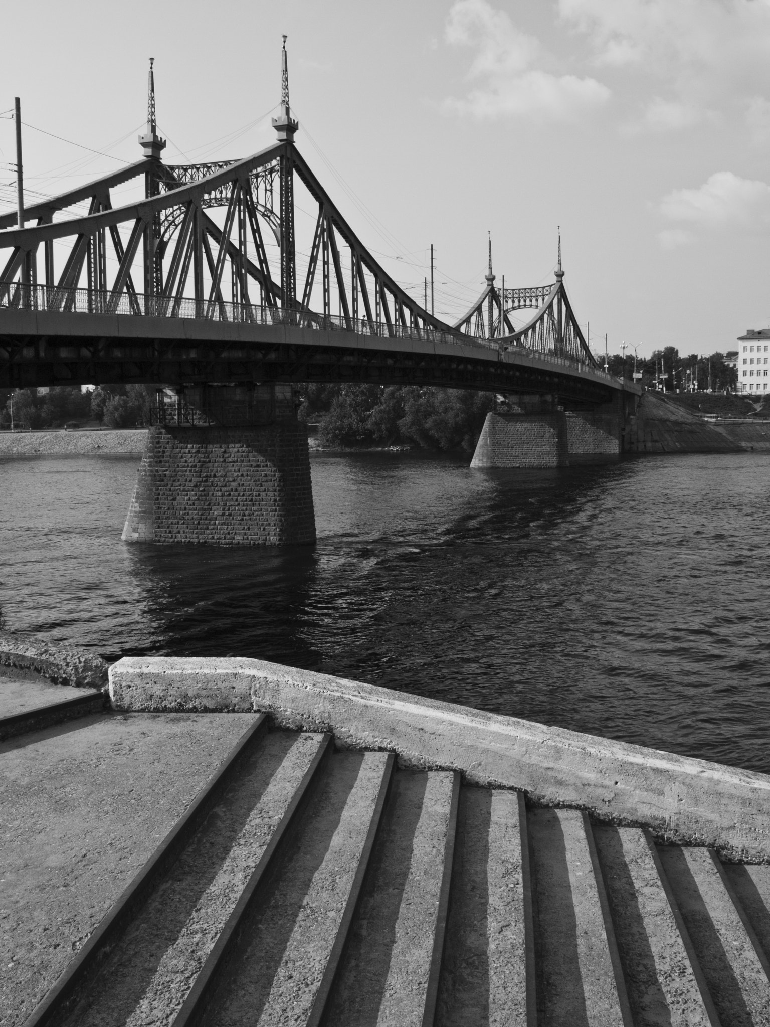 Olympus E-520 (EVOLT E-520) + SIGMA 18-50mm F2.8 DC sample photo. Starovolzhskiy bridge. tver photography