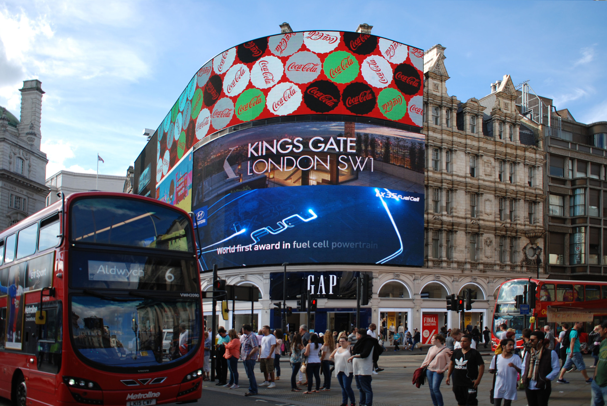 Sigma 18-50mm F2.8-4.5 DC OS HSM sample photo. Piccadilly circus london photography