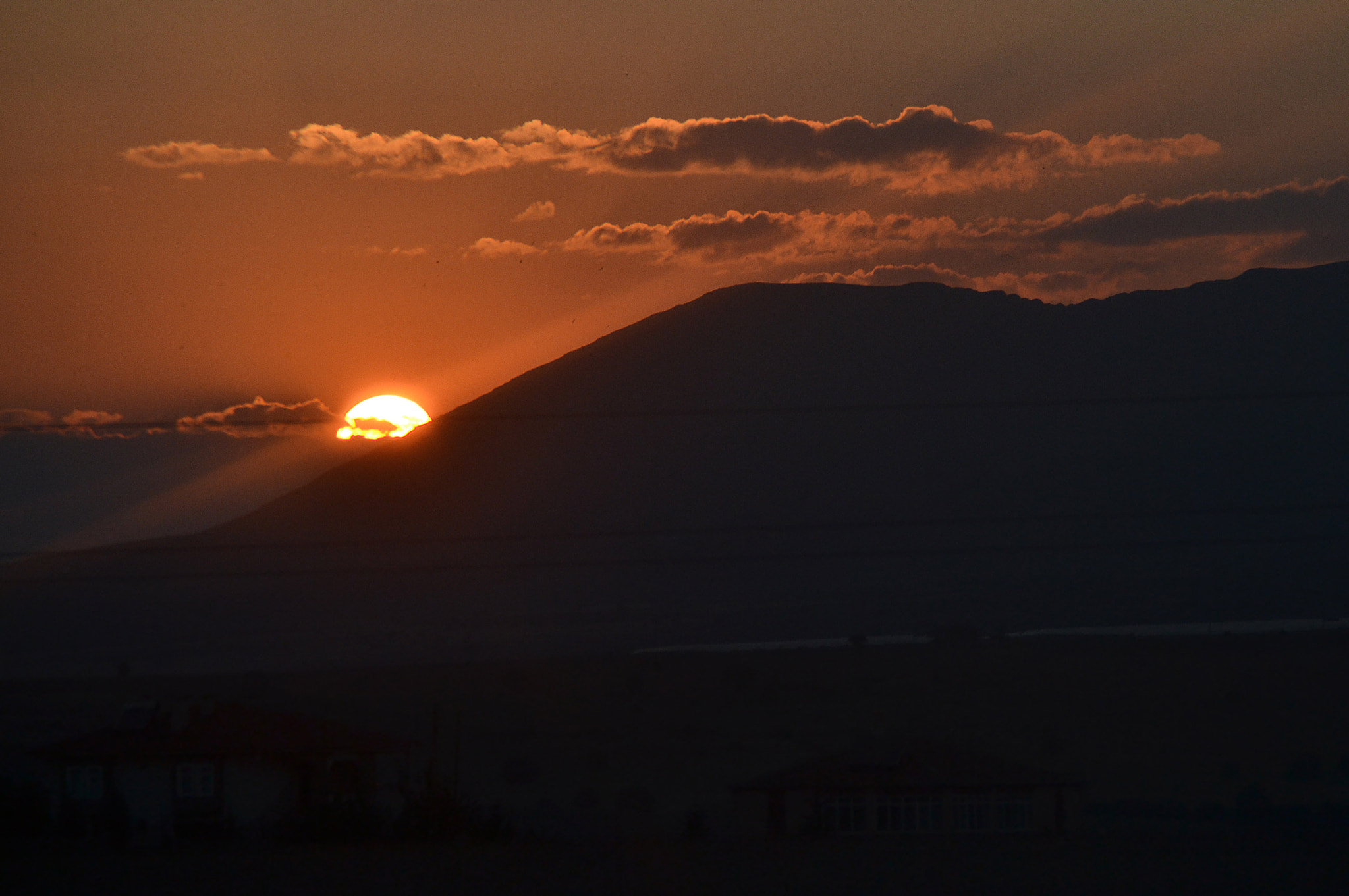 Nikon D3100 + Nikon AF-S Nikkor 28mm F1.8G sample photo. Sunset photography