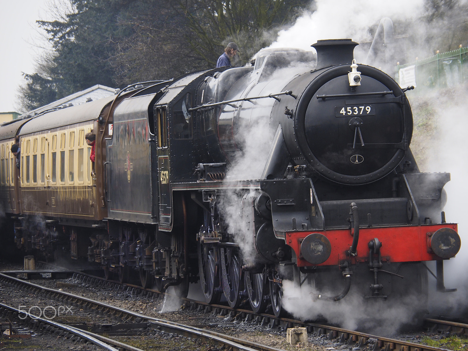 Olympus OM-D E-M1 sample photo. A day at the watercress heritage steam railway spring gala photography