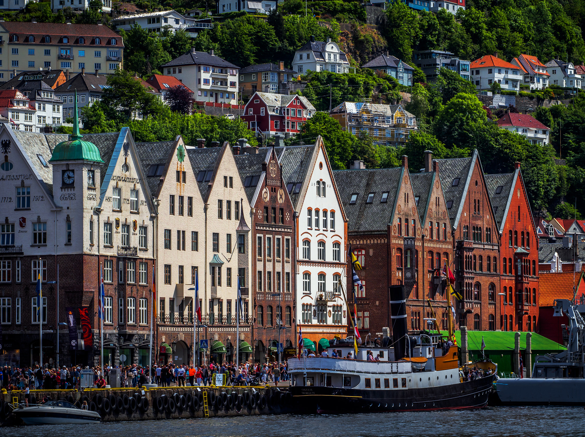 Olympus OM-D E-M10 sample photo. Bergen - a view of bryggen photography