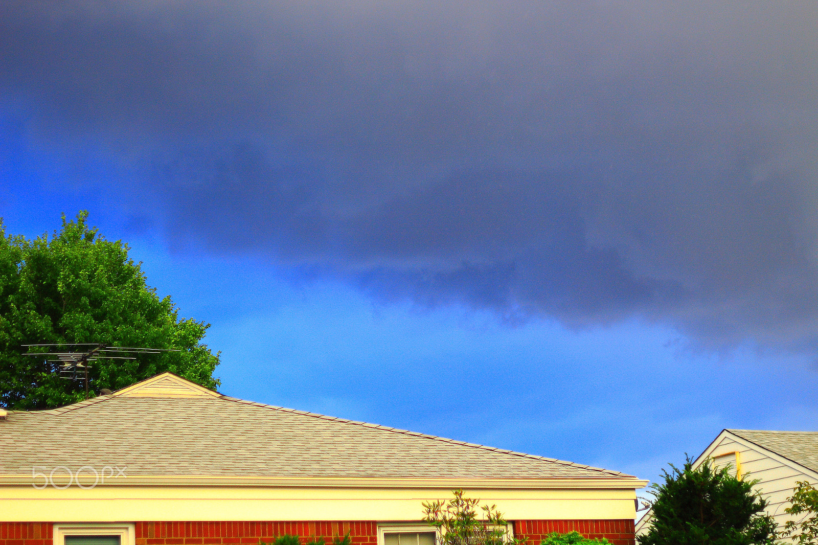 Canon EOS 100D (EOS Rebel SL1 / EOS Kiss X7) sample photo. Blue sky photography