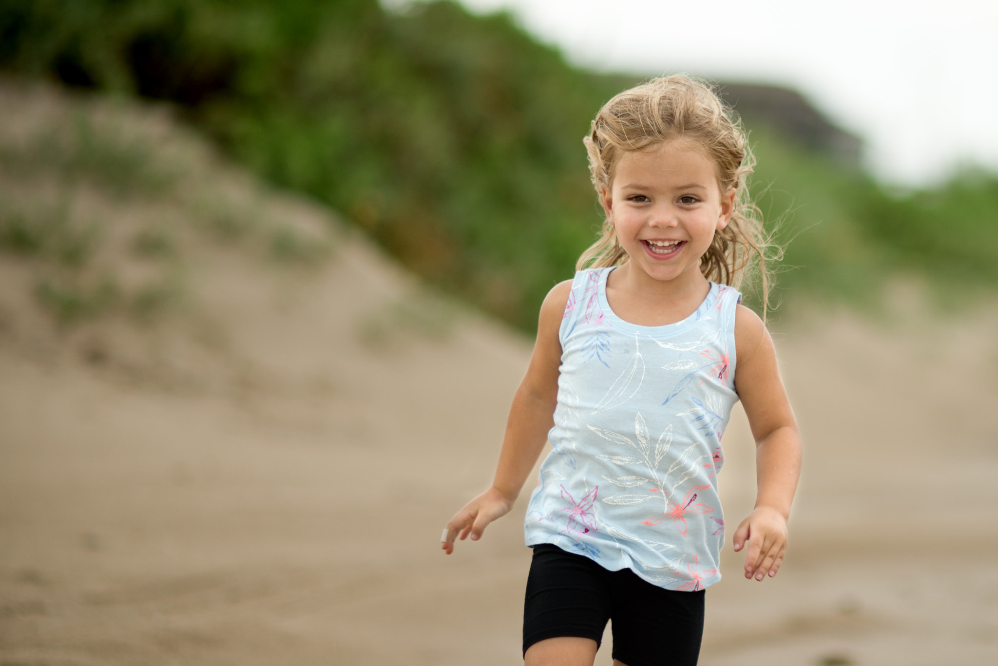 Nikon D610 + AF DC-Nikkor 135mm f/2D sample photo. Reese on the beach photography