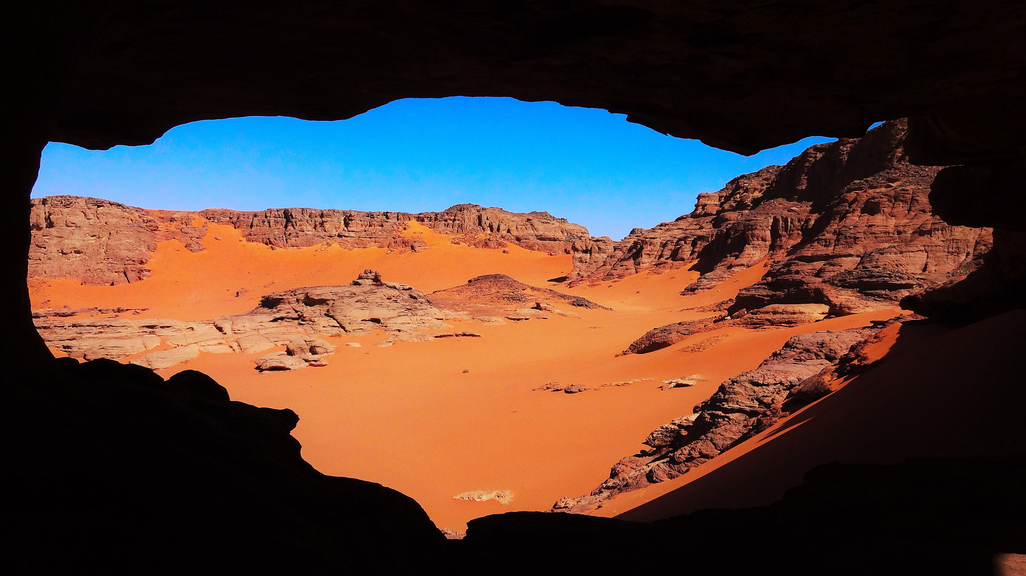 Sony DSC-WX100 sample photo. Nice view of orange sand at "red tadrart" photography