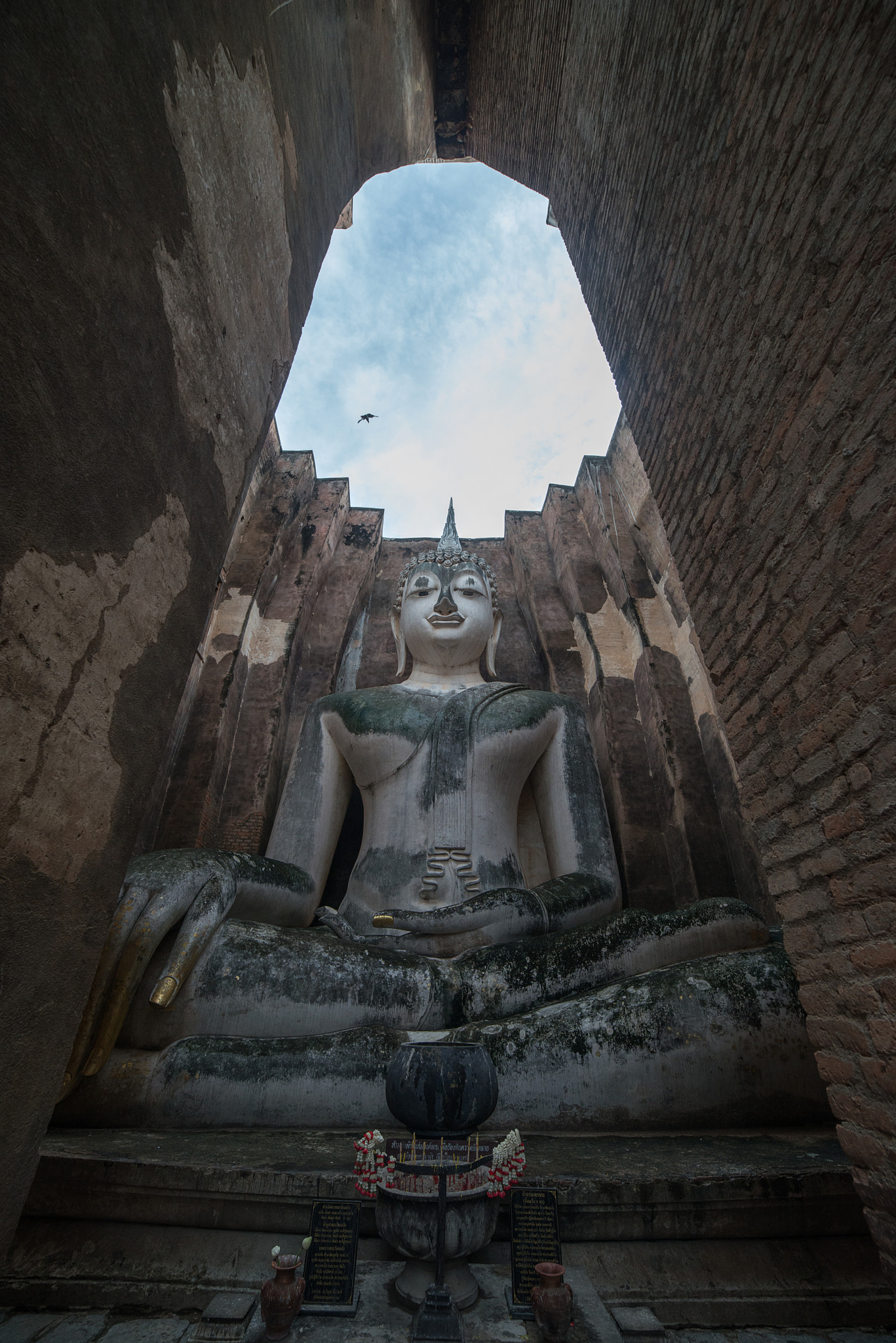 Samyang 14mm F2.8 ED AS IF UMC sample photo. The ancient ruin of buddha in sukhothai, thailand. photography