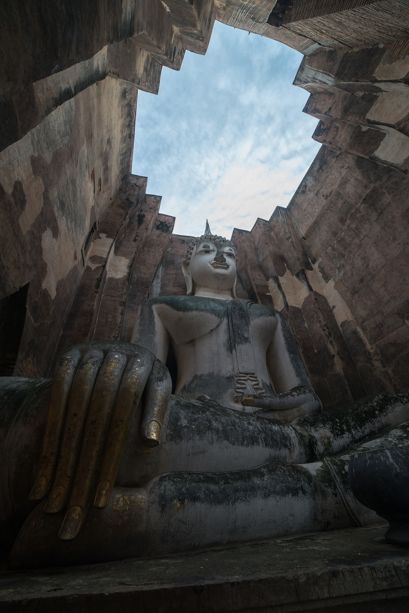 Samyang 14mm F2.8 ED AS IF UMC sample photo. The ancient ruin of buddha in sukhothai, thailand. photography