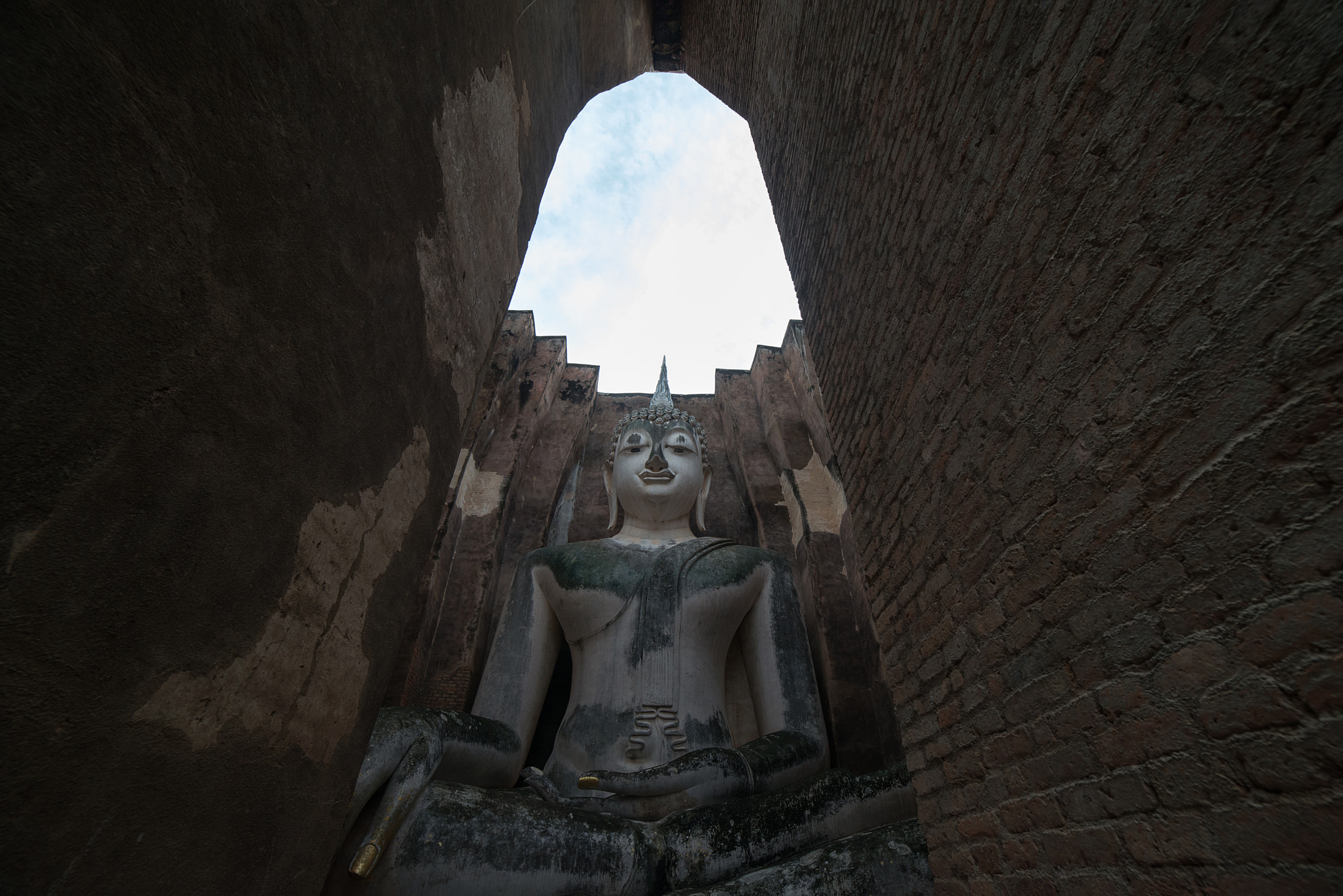 Samyang 14mm F2.8 ED AS IF UMC sample photo. The ancient ruin of buddha in sukhothai, thailand. photography