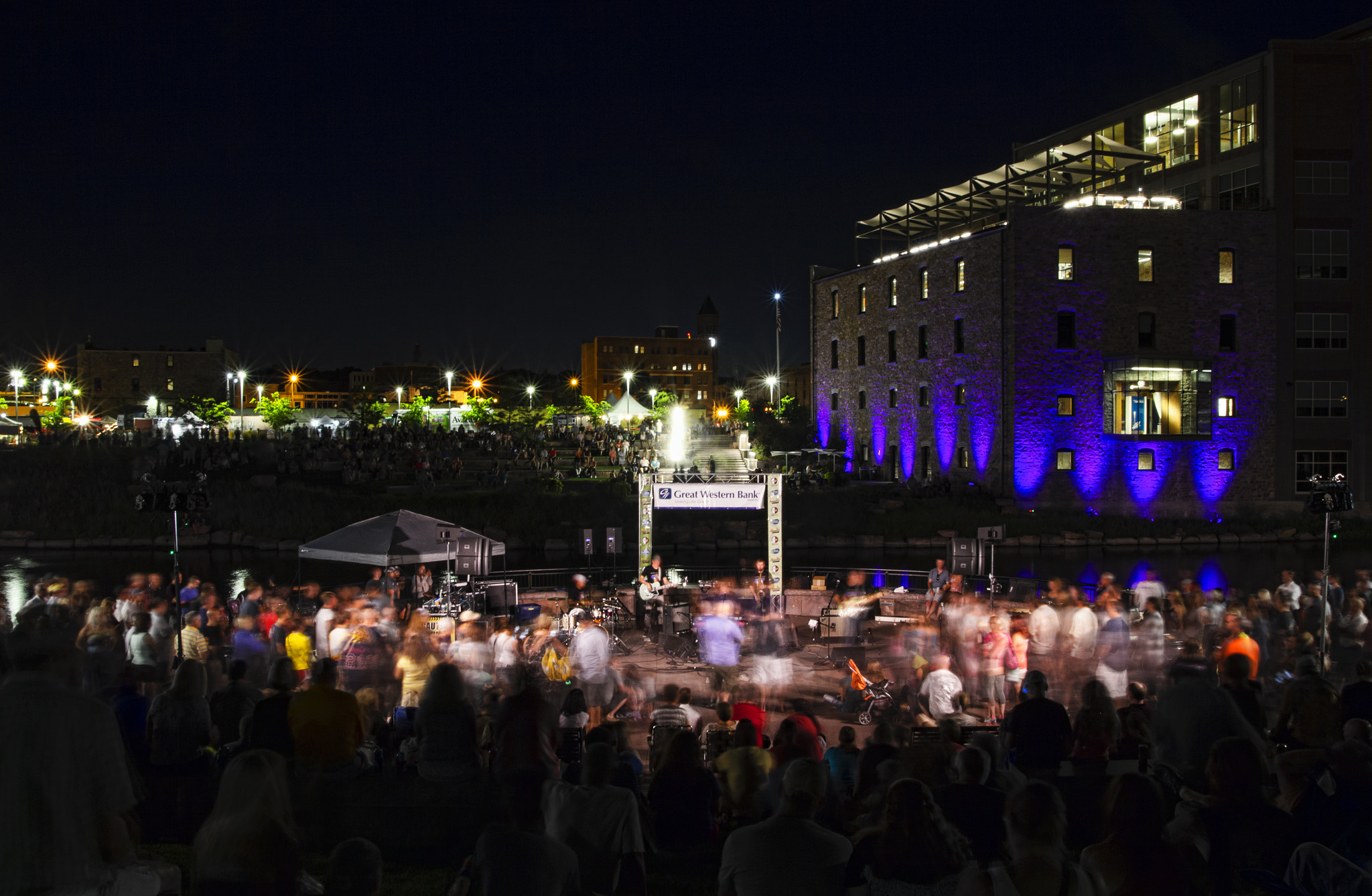 Tamron SP AF 17-50mm F2.8 XR Di II LD Aspherical (IF) sample photo. Sioux falls riverfest 2016 photography