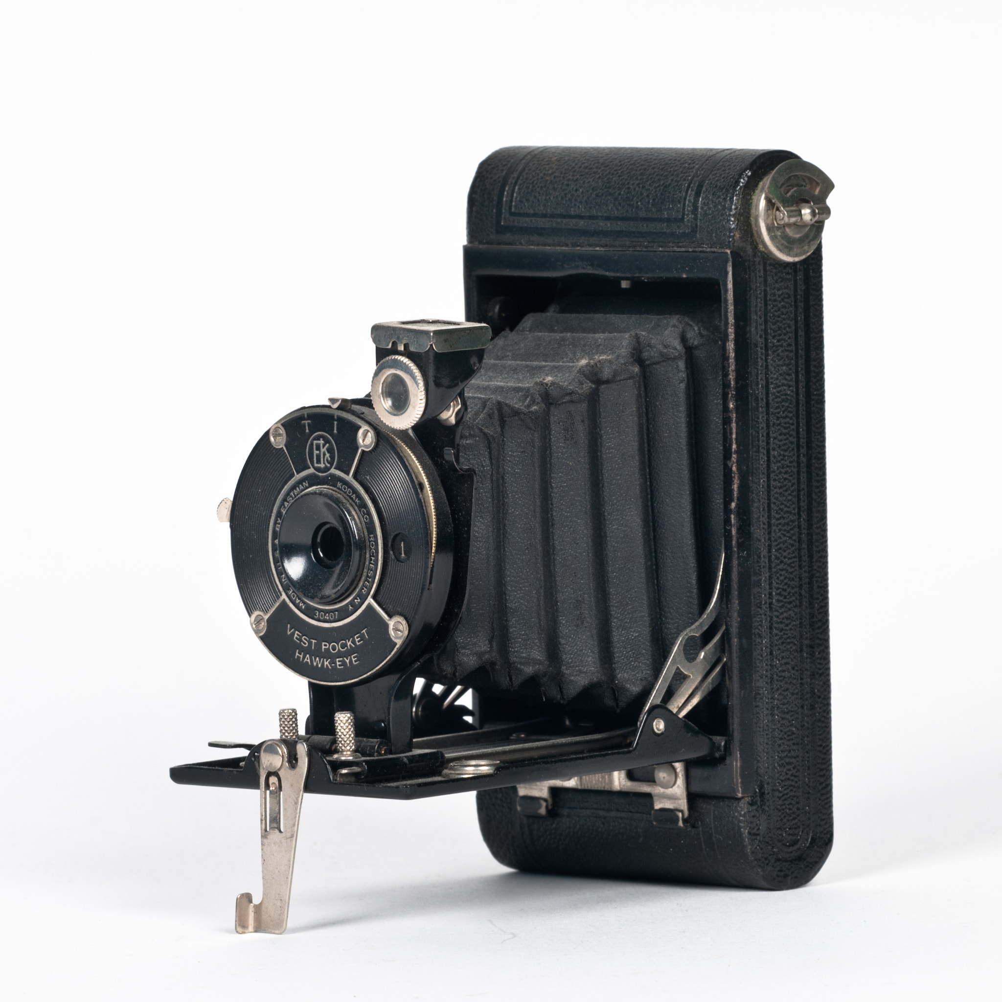Nikon D300S + Sigma 150mm F2.8 EX DG Macro HSM sample photo. Kodak vest pocket hawk-eye photography