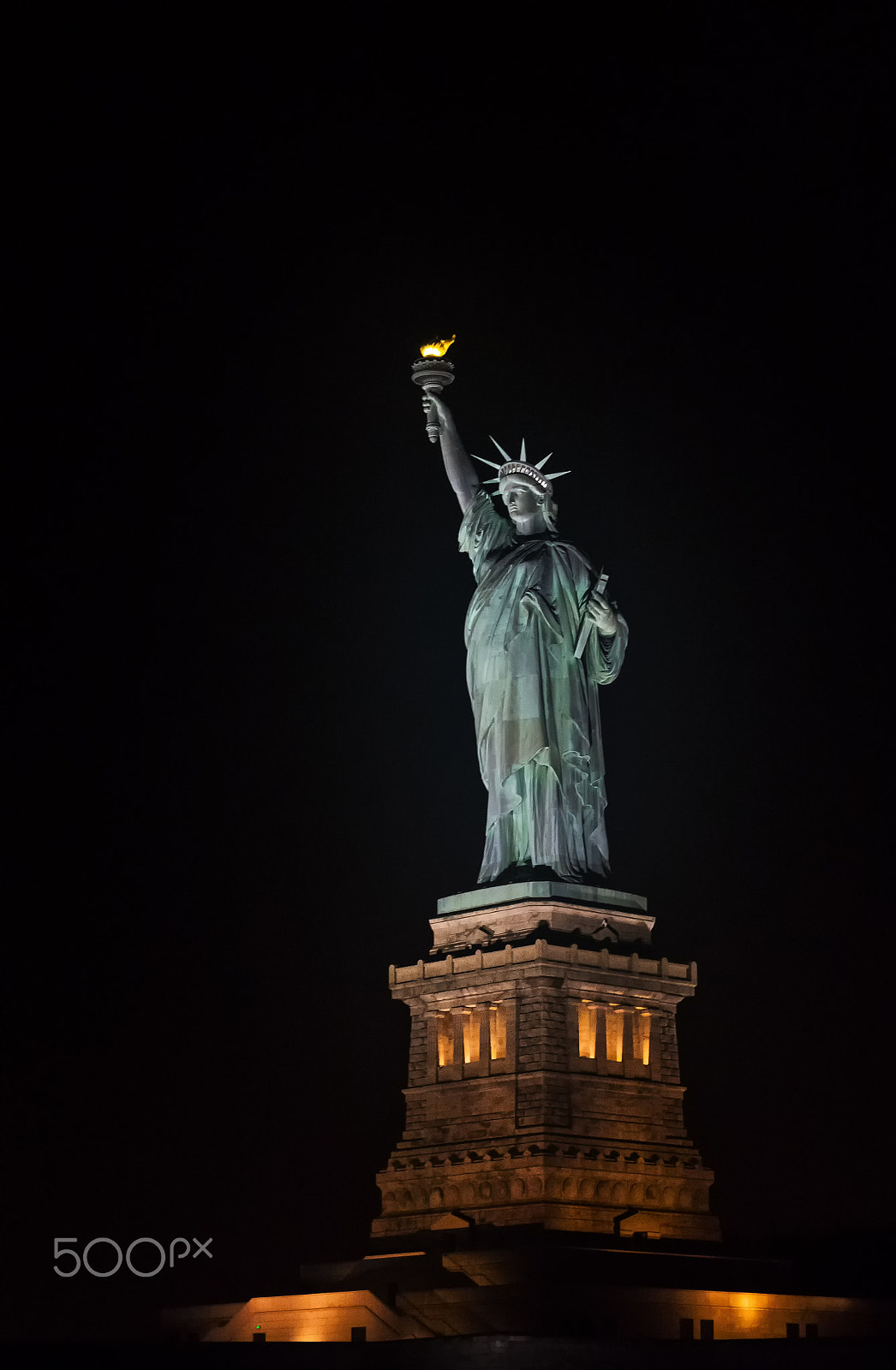 Nikon D750 + AF Zoom-Nikkor 35-70mm f/2.8D sample photo. Lady liberty photography