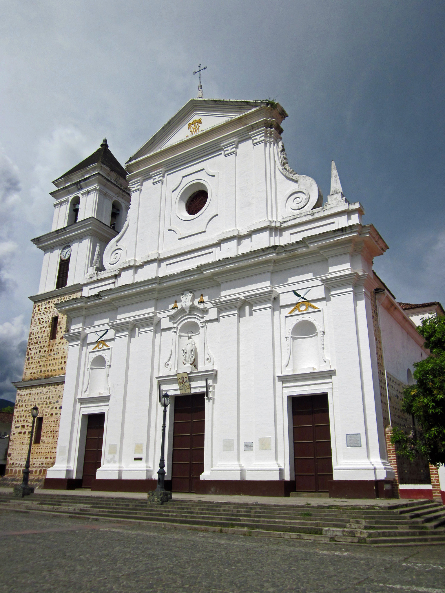 Canon PowerShot SD1300 IS (IXUS 105 / IXY 200F) sample photo. Basílica de la inmaculada concepción photography