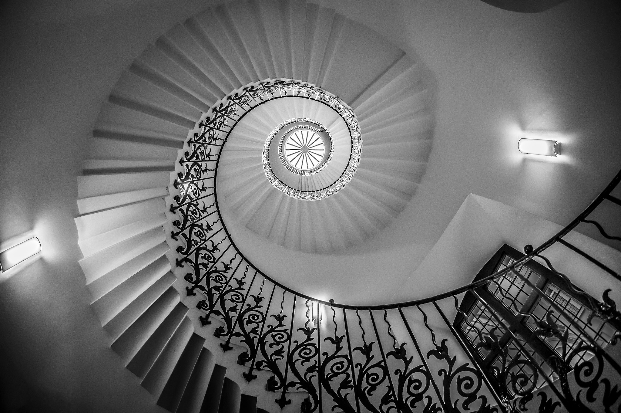 Sony Alpha NEX-5N + Sony E 16mm F2.8 sample photo. Helter skelter photography