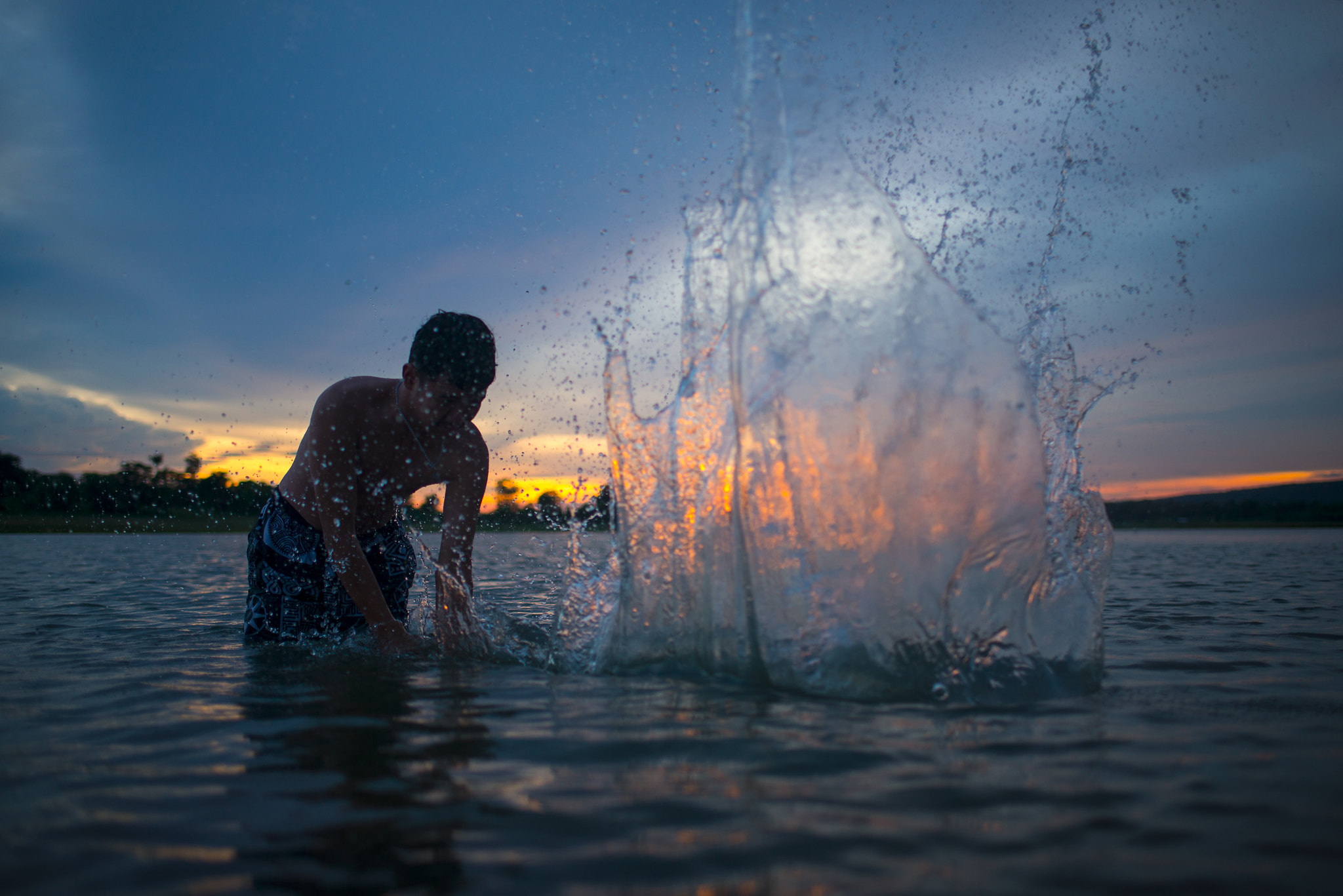 Nikon D800E + Nikon AF-S Nikkor 35mm F1.8G ED sample photo. The funny moment at the lake photography