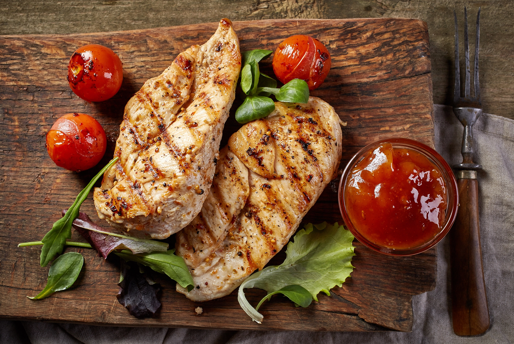 Canon EOS 6D + Canon EF 50mm F2.5 Macro sample photo. Grilled chicken fillets photography