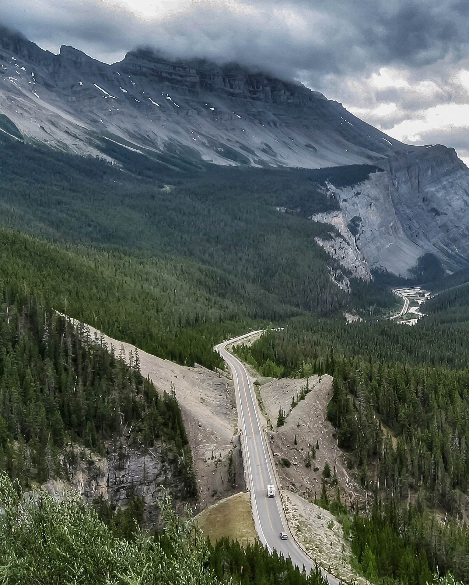 Canon DIGITAL IXUS 800 IS sample photo. The awesome icefields parkway photography