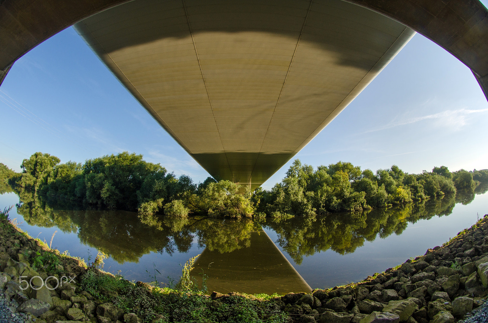 Nikon D7000 + Samyang 8mm F3.5 Aspherical IF MC Fisheye sample photo. Boyne valley m1 cable bridge photography