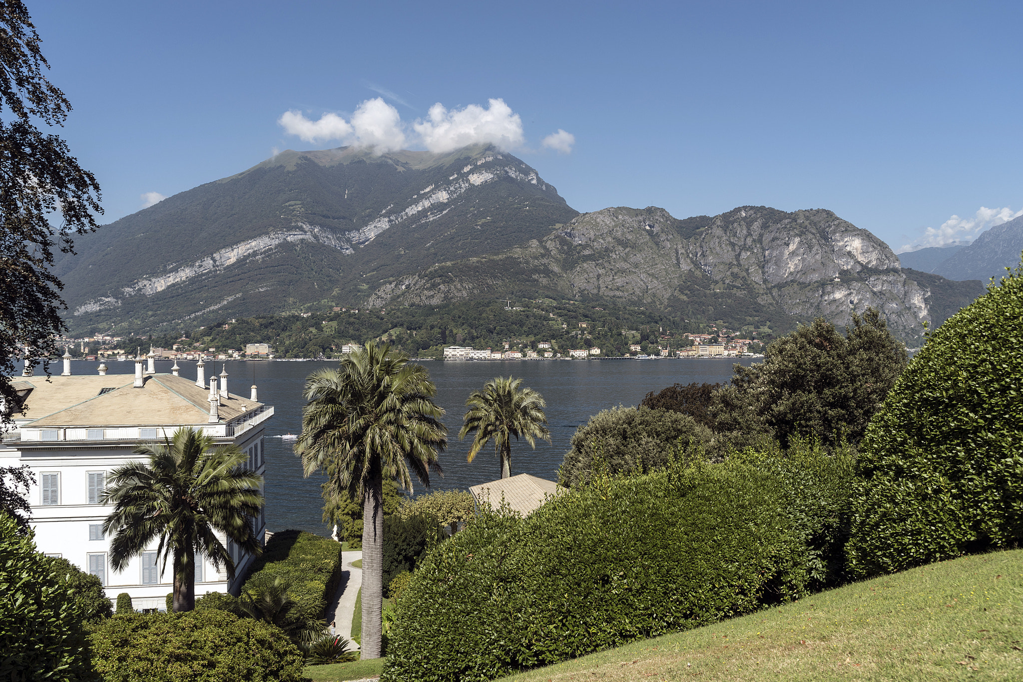 Sigma 28-200mm F3.5-5.6 Compact Aspherical Hyperzoom Macro sample photo. Villa melzi d'eril - bellagio (co) italy photography