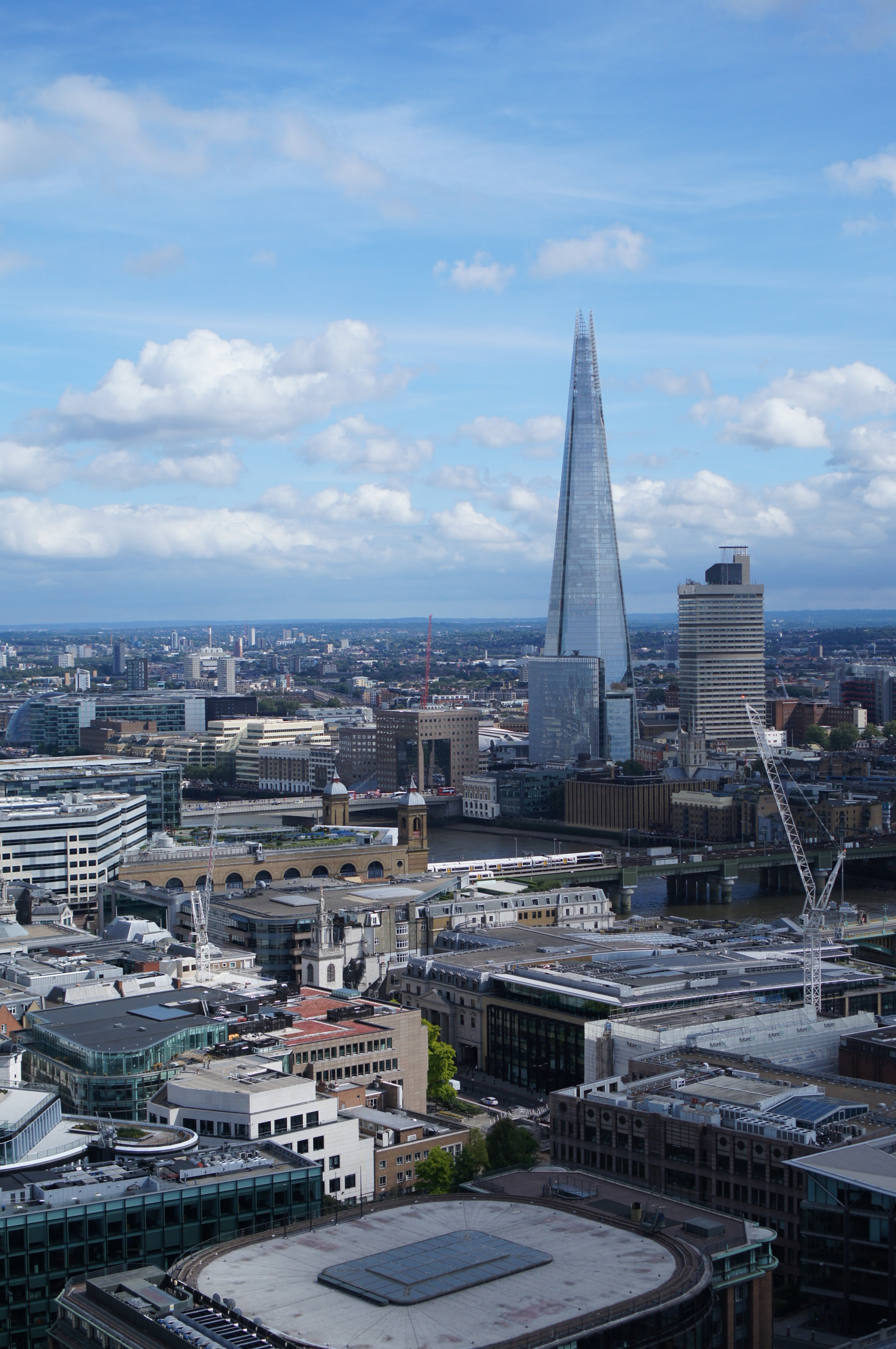 Sony Alpha NEX-C3 + Sony E 35mm F1.8 OSS sample photo. The shard photography