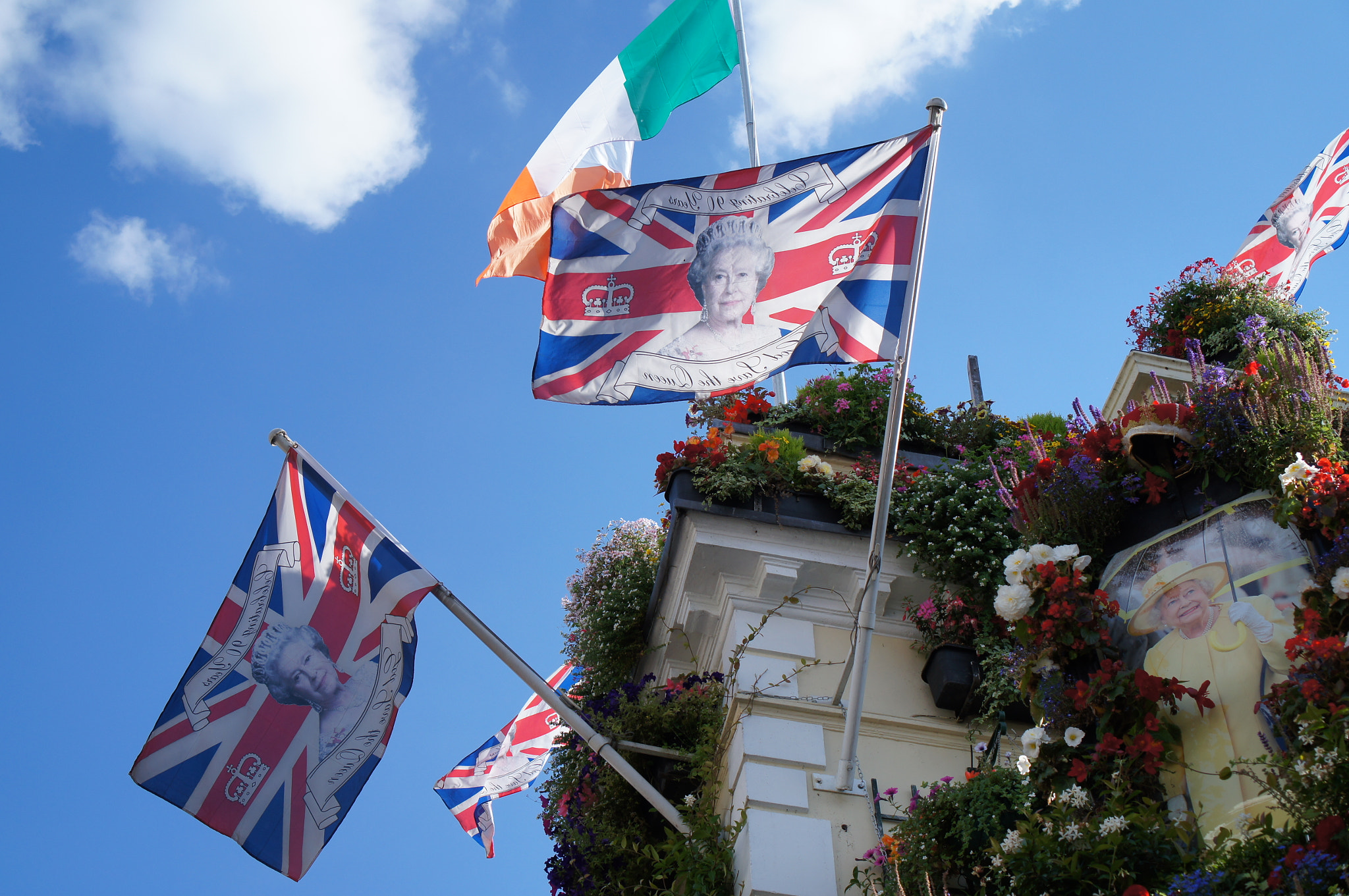 Sony Alpha NEX-C3 + Sony E 35mm F1.8 OSS sample photo. Unusual flags photography