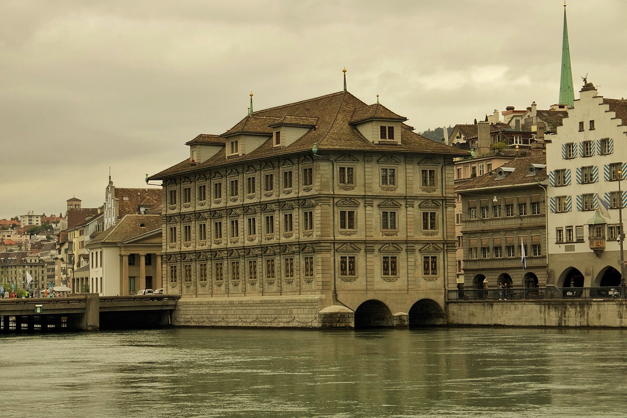 Canon EOS 760D (EOS Rebel T6s / EOS 8000D) + Canon EF 24-105mm F3.5-5.6 IS STM sample photo. Lucerne is a wonderful city photography