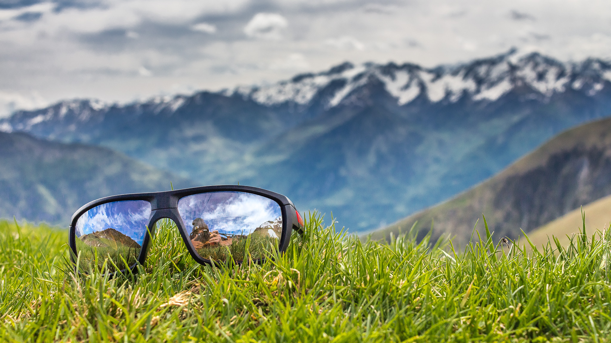 Canon EF-S 24mm F2.8 STM sample photo. L'oeil face a la montagne photography