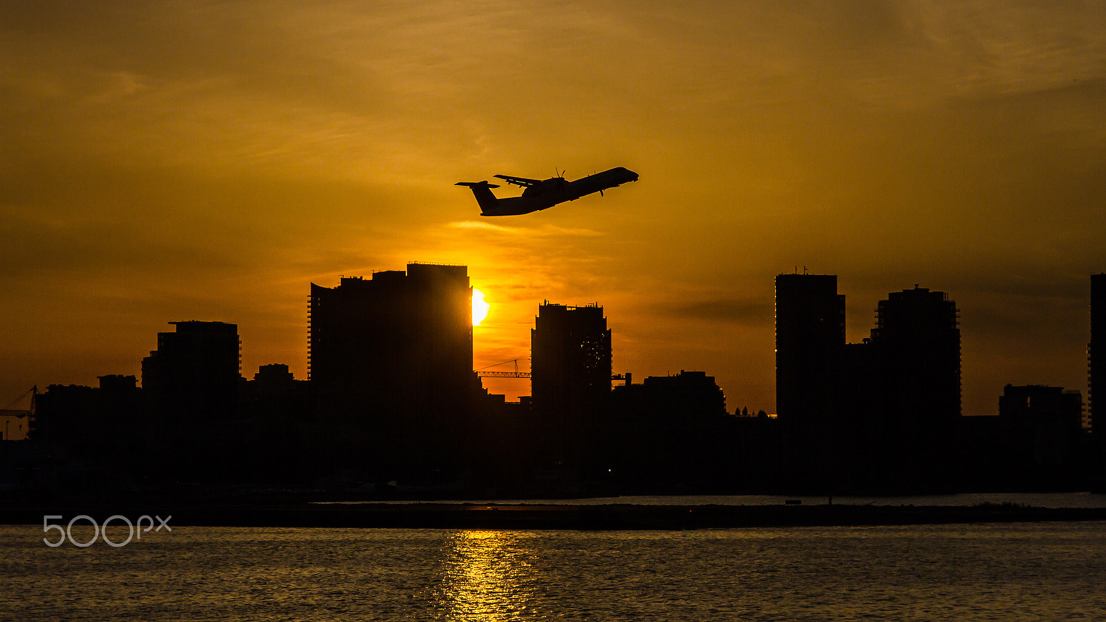 Sigma 17-70mm F2.8-4 DC Macro OS HSM sample photo. Toronto airplane photography