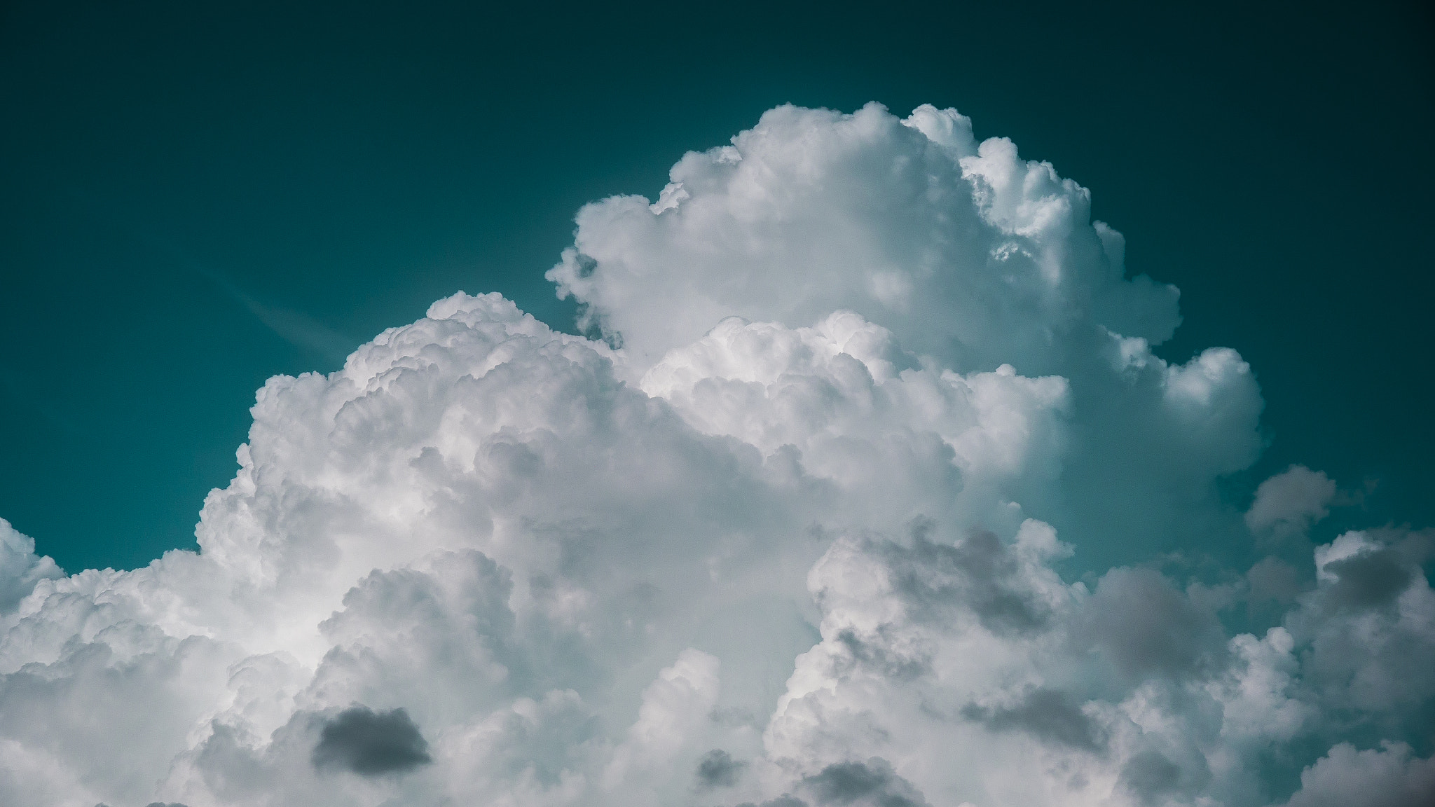 Panasonic Lumix DMC-GH2 sample photo. Fat turquoise clouds photography