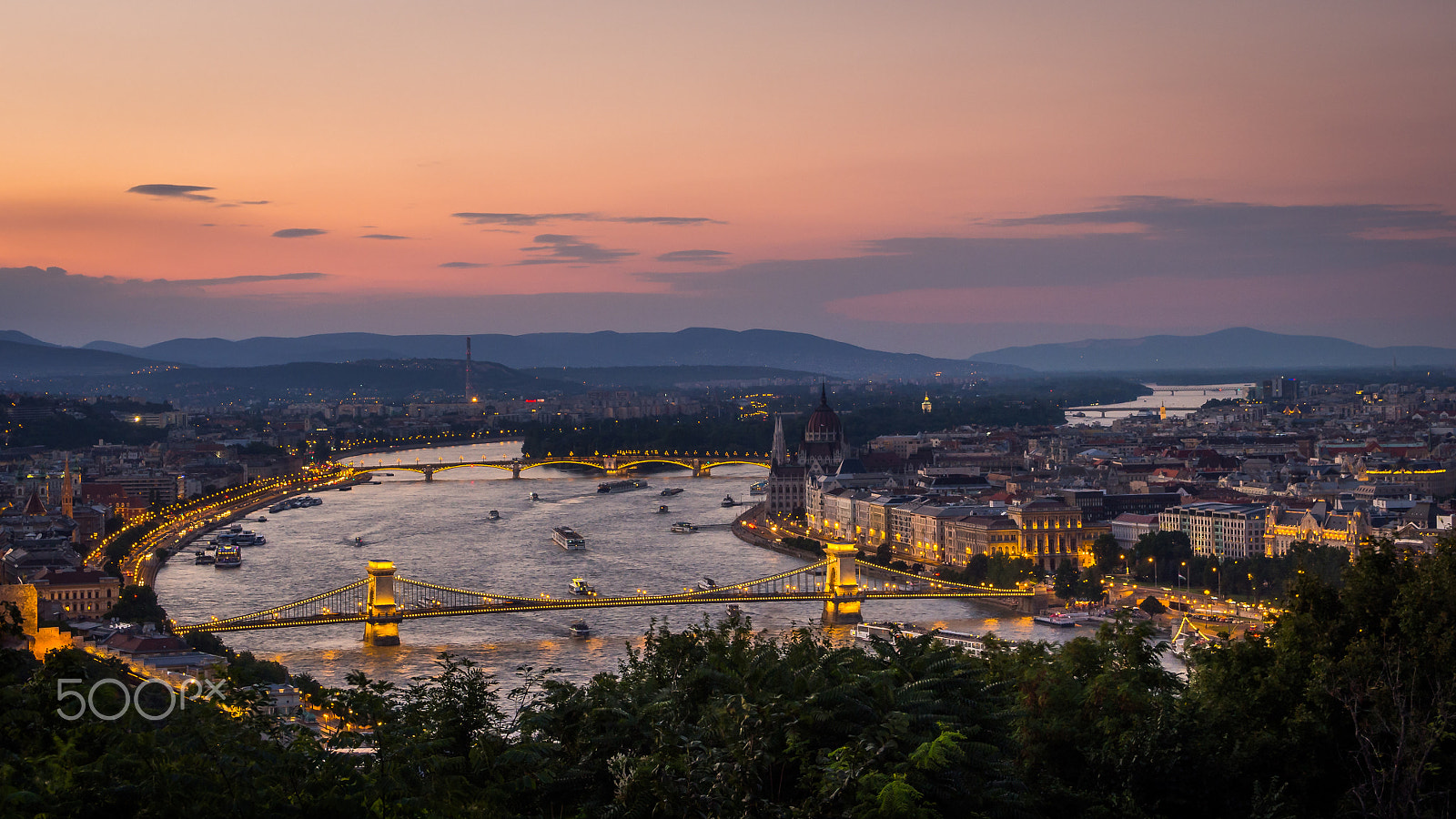 Olympus PEN E-P5 sample photo. Evening in budapest photography