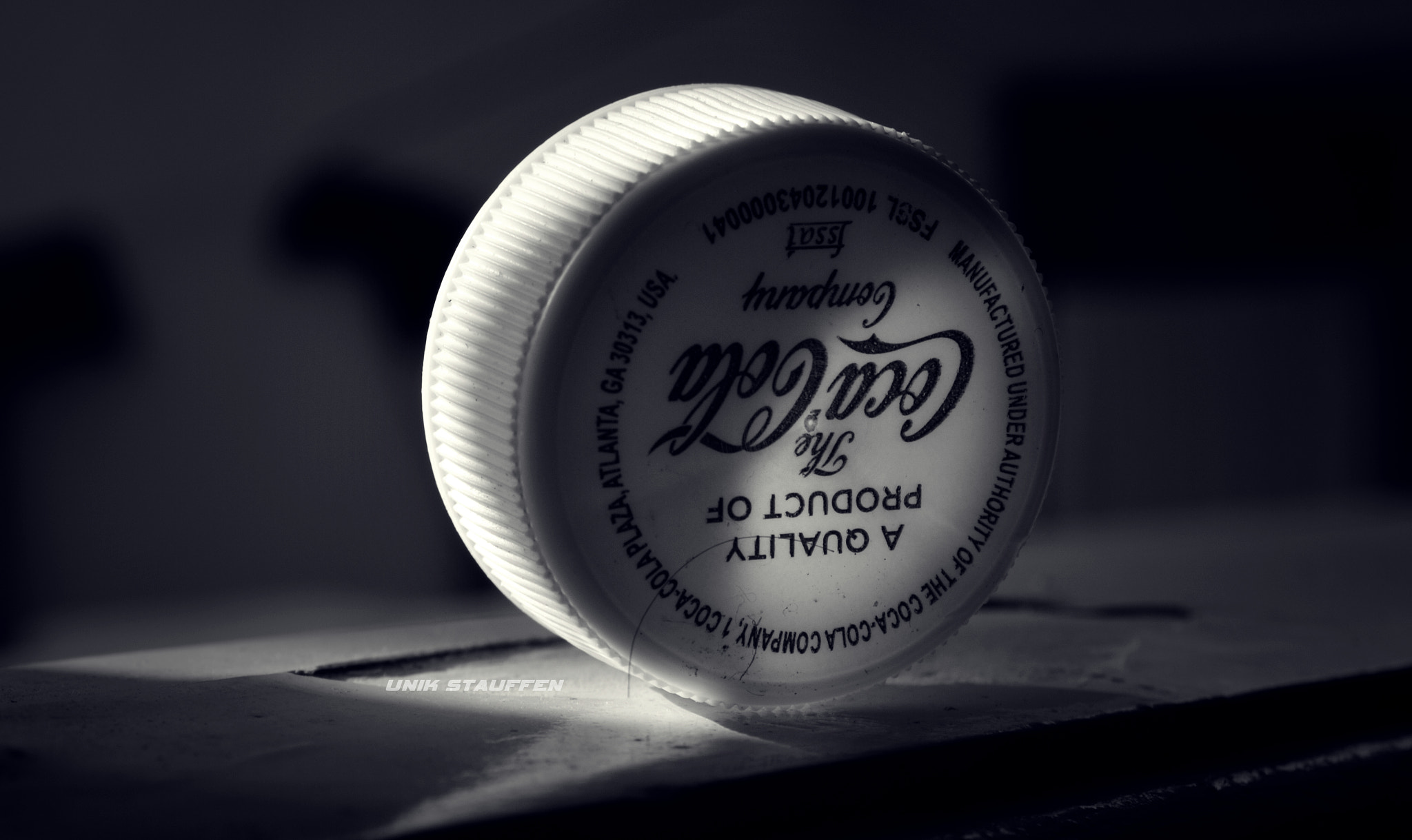 Nikon D3200 + AF Nikkor 28mm f/1.4D sample photo. Bottle cap photography