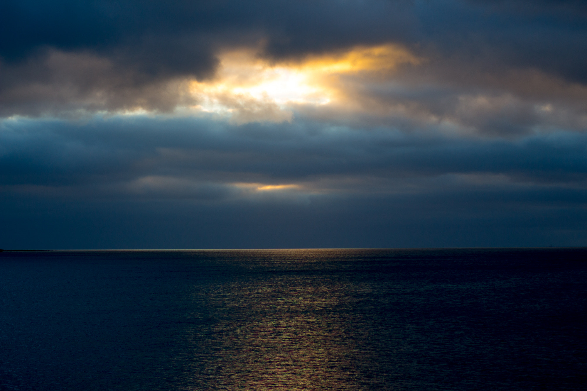 ZEISS Planar T* 50mm F1.4 sample photo. Horizon photography