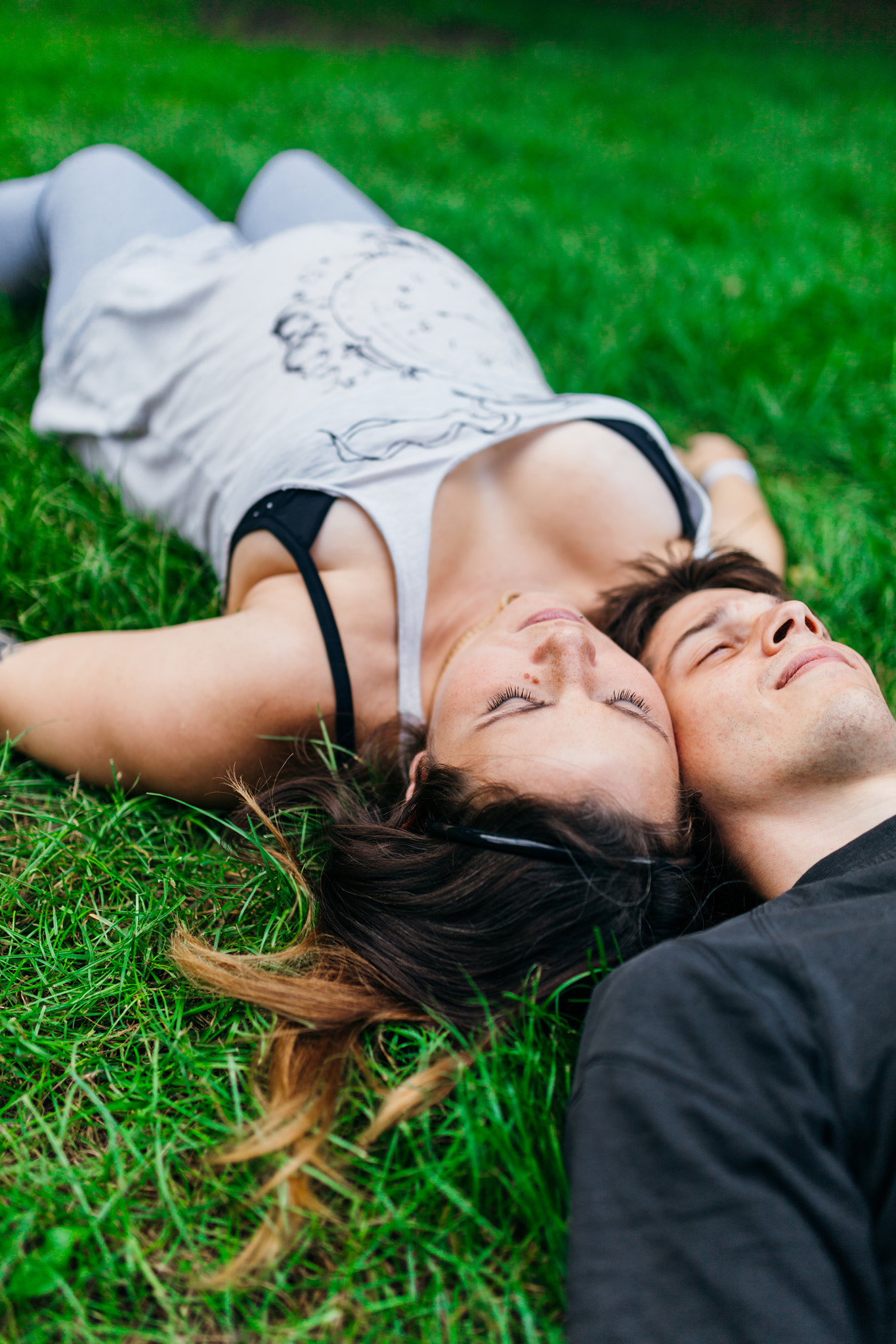 Sigma 35mm F1.4 DG HSM Art sample photo. In the grass photography