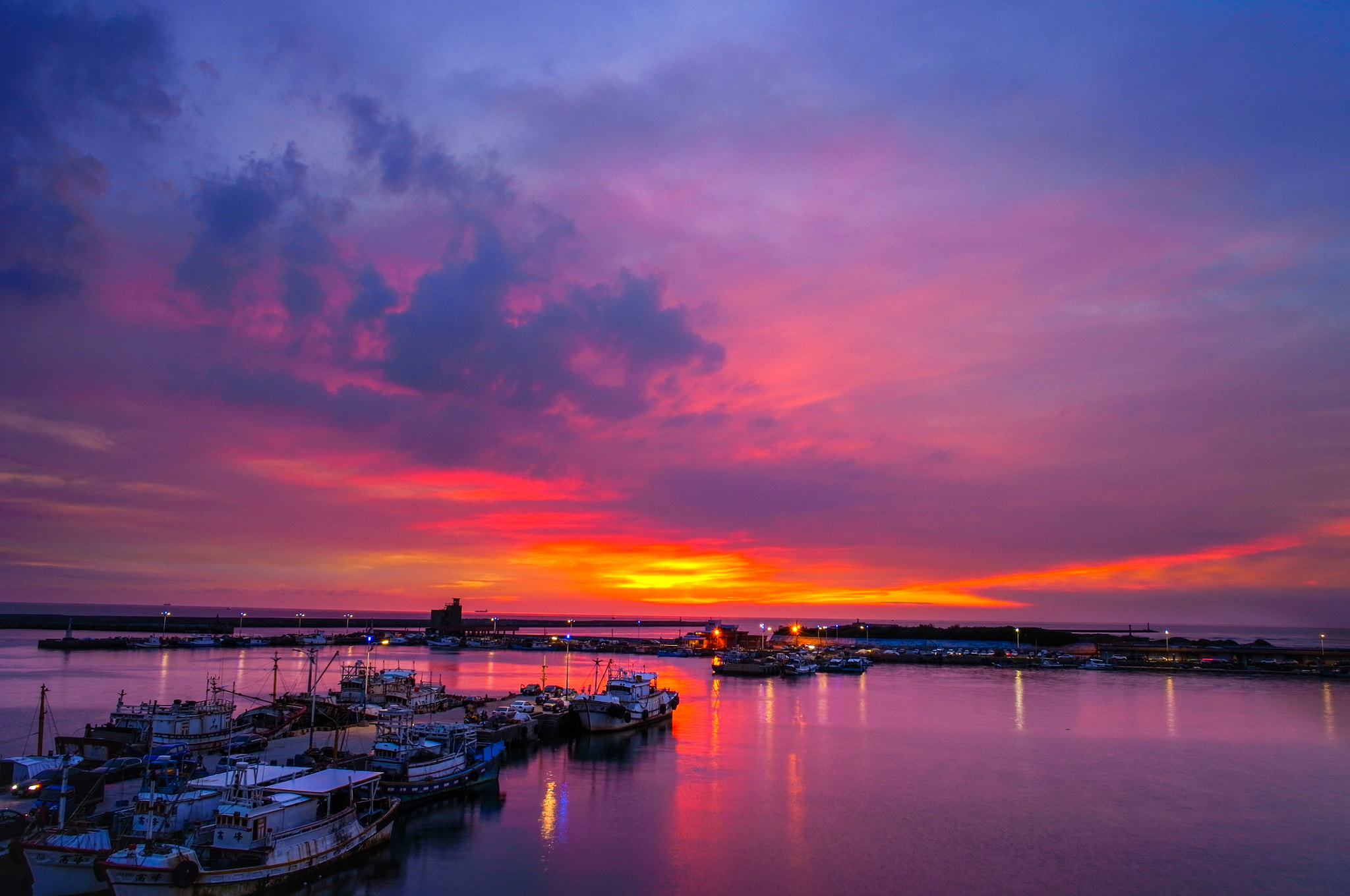 GR LENS A12 28mm F2.5 sample photo. Fiery sunset in harbor. photography