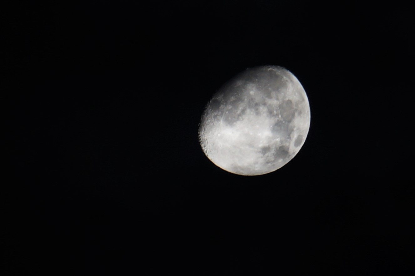 Sony Alpha NEX-3N sample photo. 238,900 miles away photography