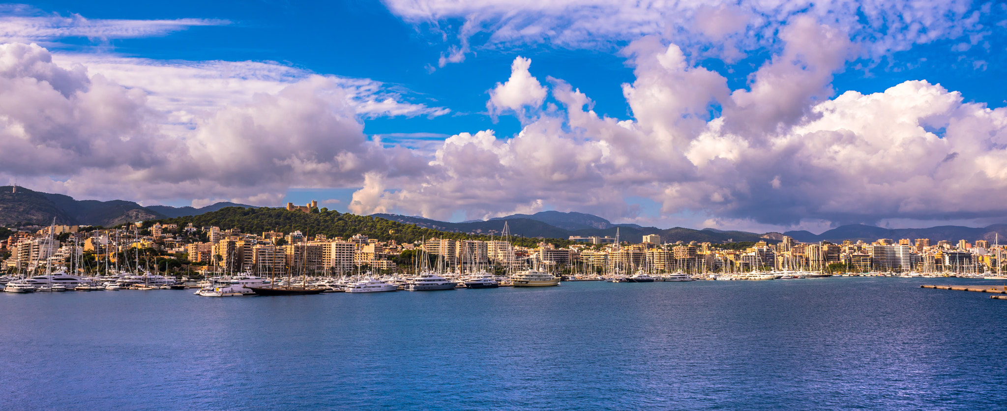 Nikon D750 + Nikon AF Nikkor 28mm F2.8D sample photo. Mallorca, puerto photography