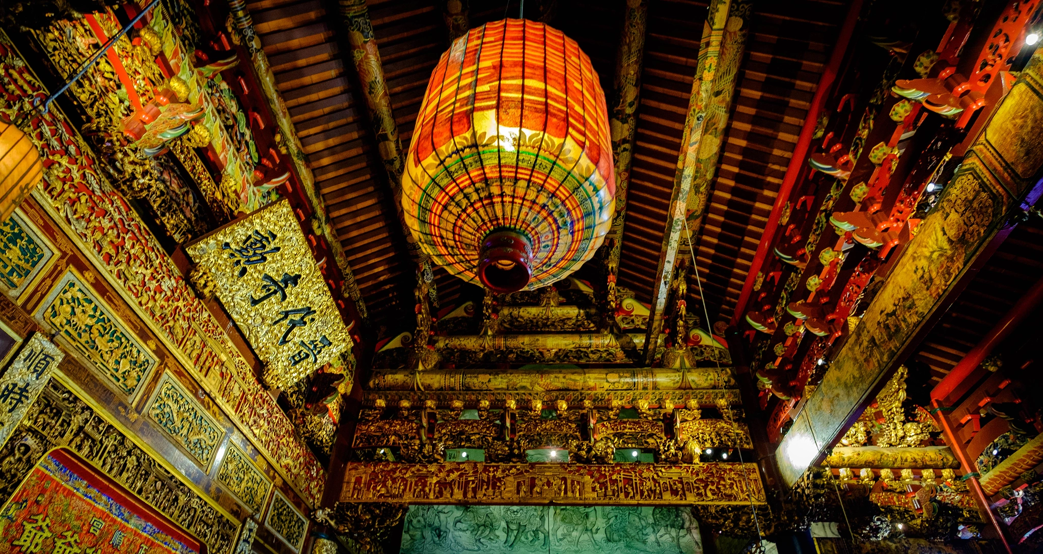 ZEISS Touit 12mm F2.8 sample photo. Khoo kongsi, interior photography