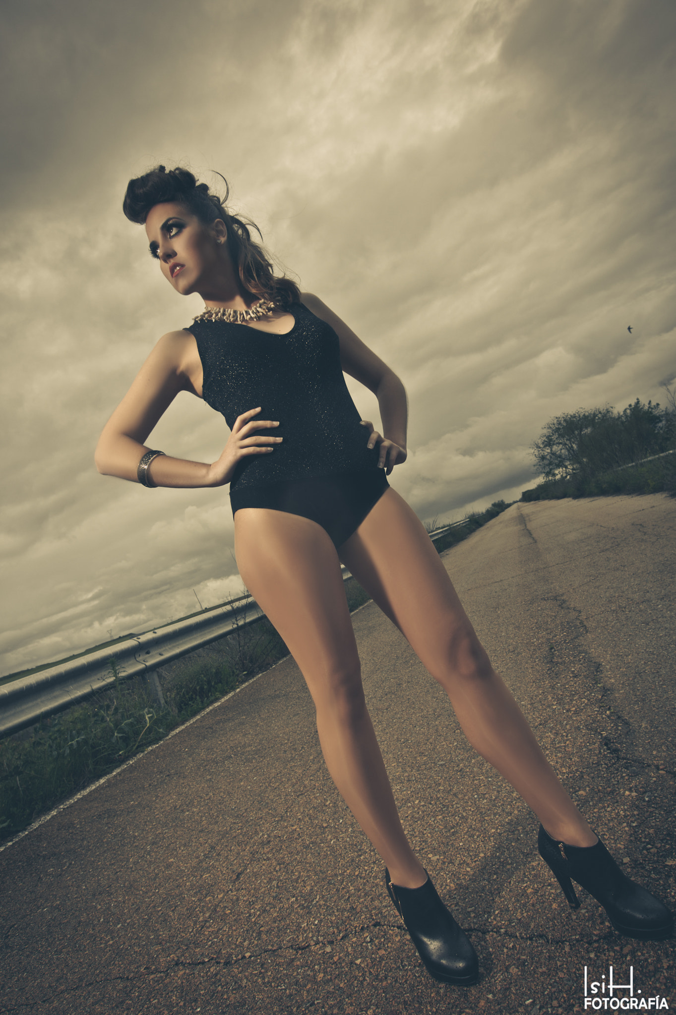 Nikon D700 + Nikon AF Nikkor 20mm F2.8D sample photo. Carmen-iii photography