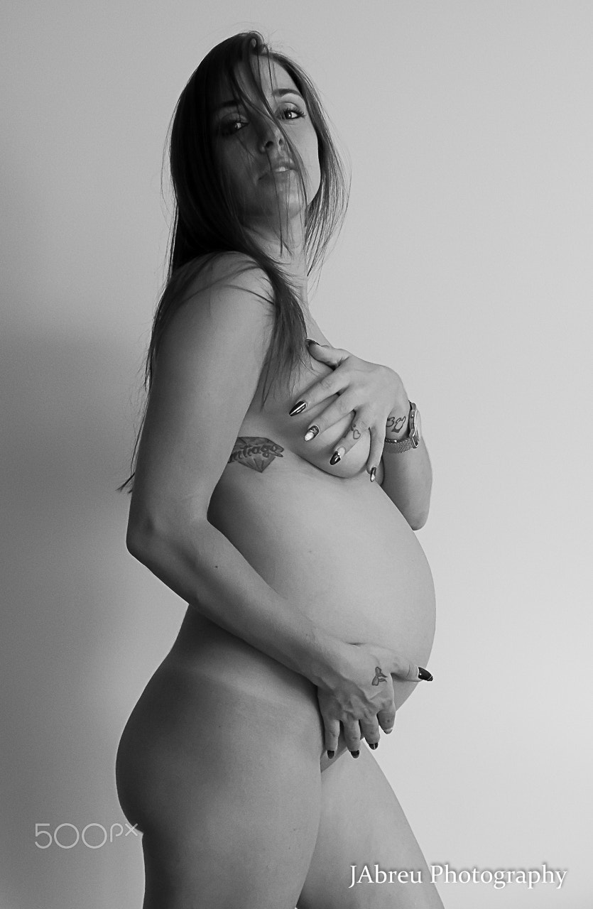 Sigma 17-70mm F2.8-4 DC Macro OS HSM sample photo. Pregnancy 1 photography