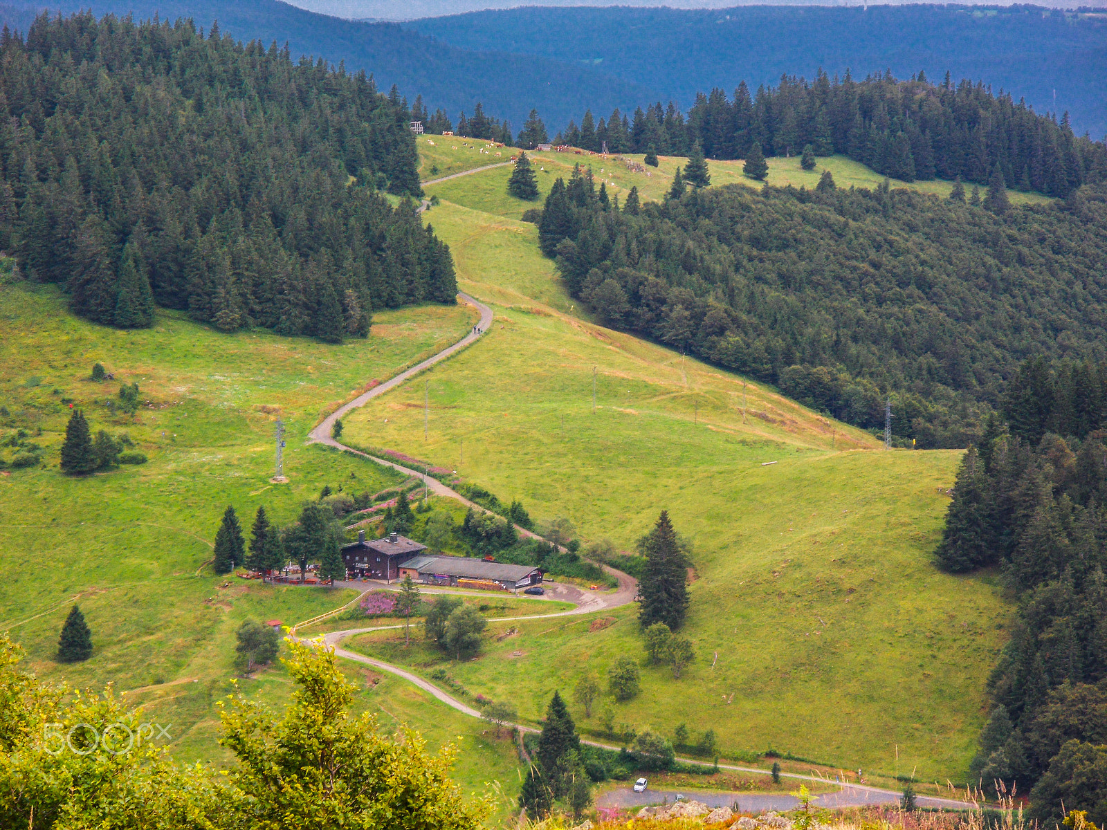 Samsung WB550, WB560 / VLUU WB550 /  HZ15W sample photo. Mountain shelter in black forest photography