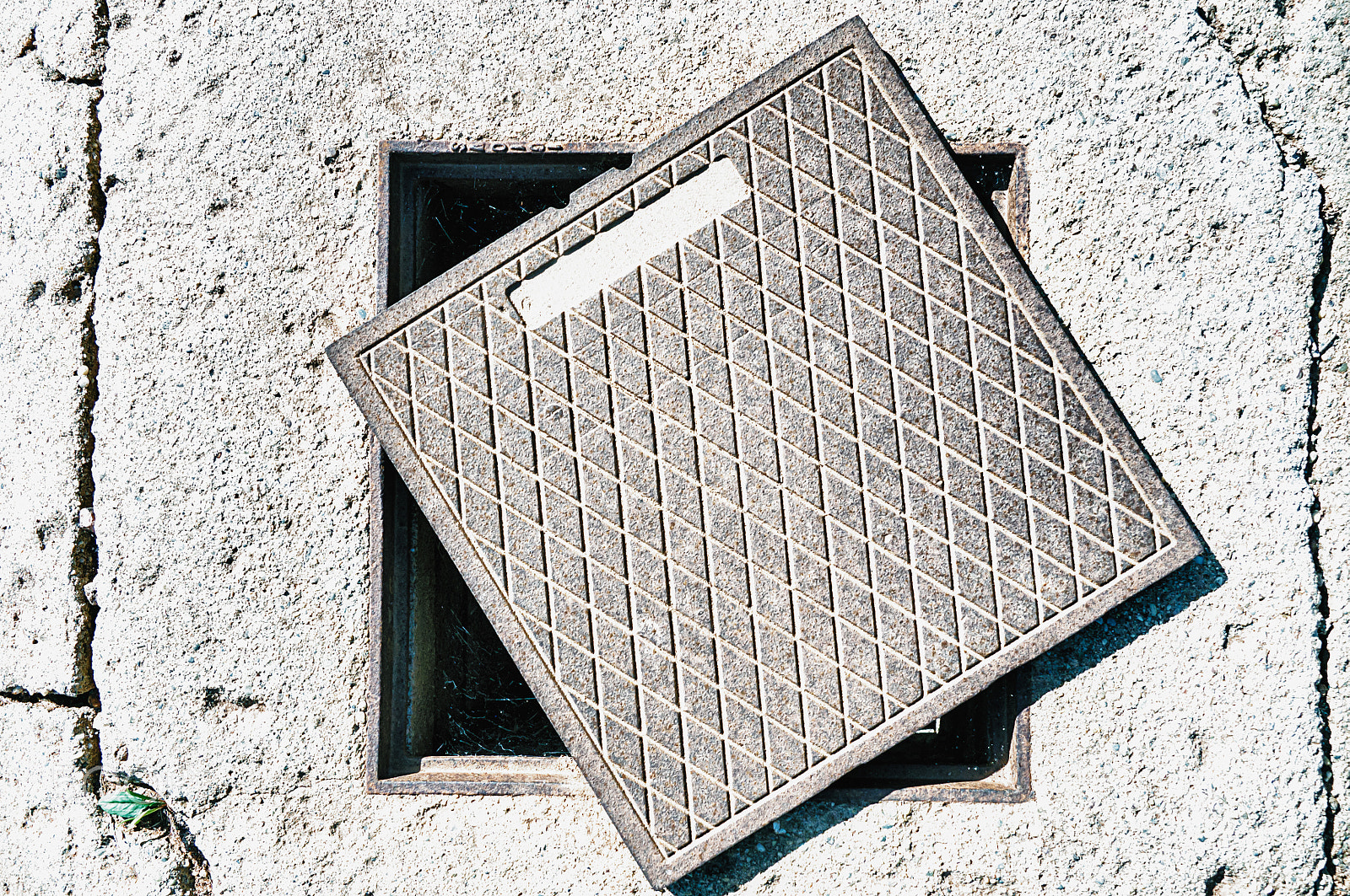 Sony DT 16-105mm F3.5-5.6 sample photo. Sewer photography