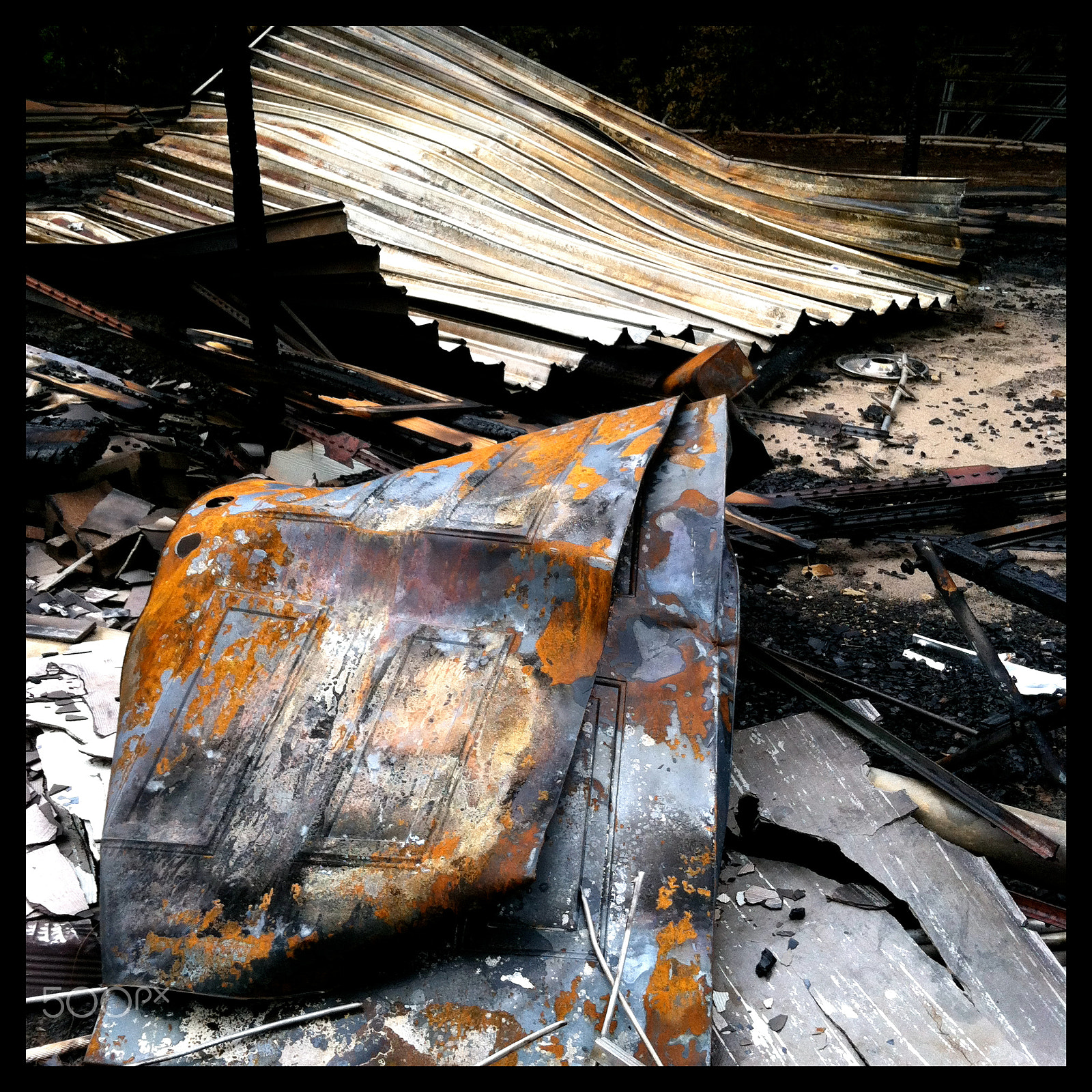 Jag.gr 6X6 for iPhone sample photo. Burned remains photography