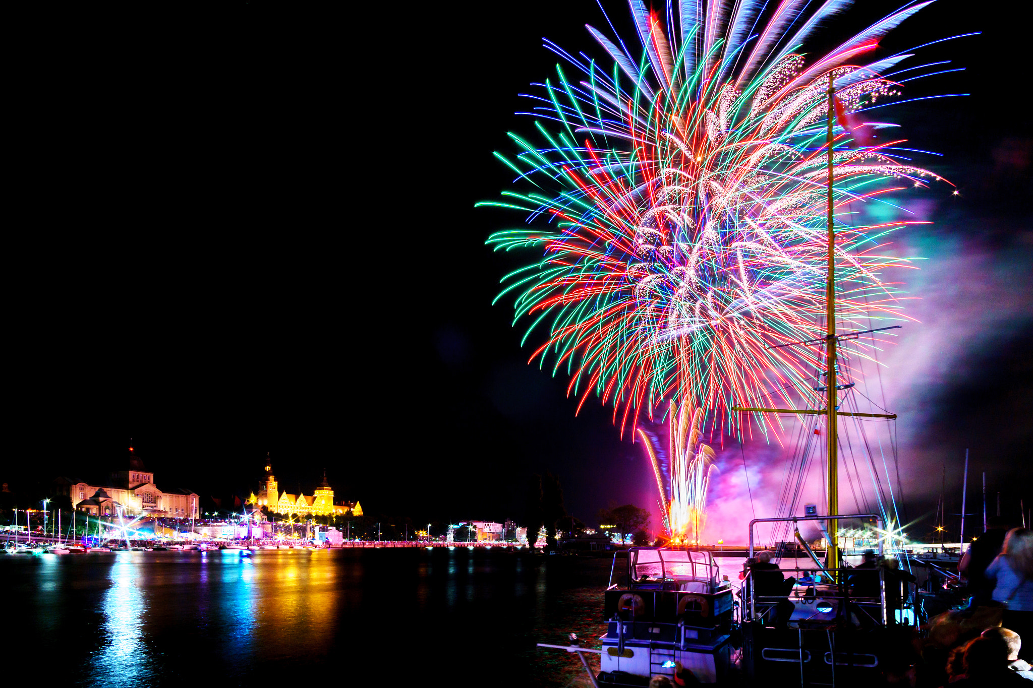 Samyang 12mm F2.0 NCS CS sample photo. Big fireworks on pyromagic 2016 in szczecin photography