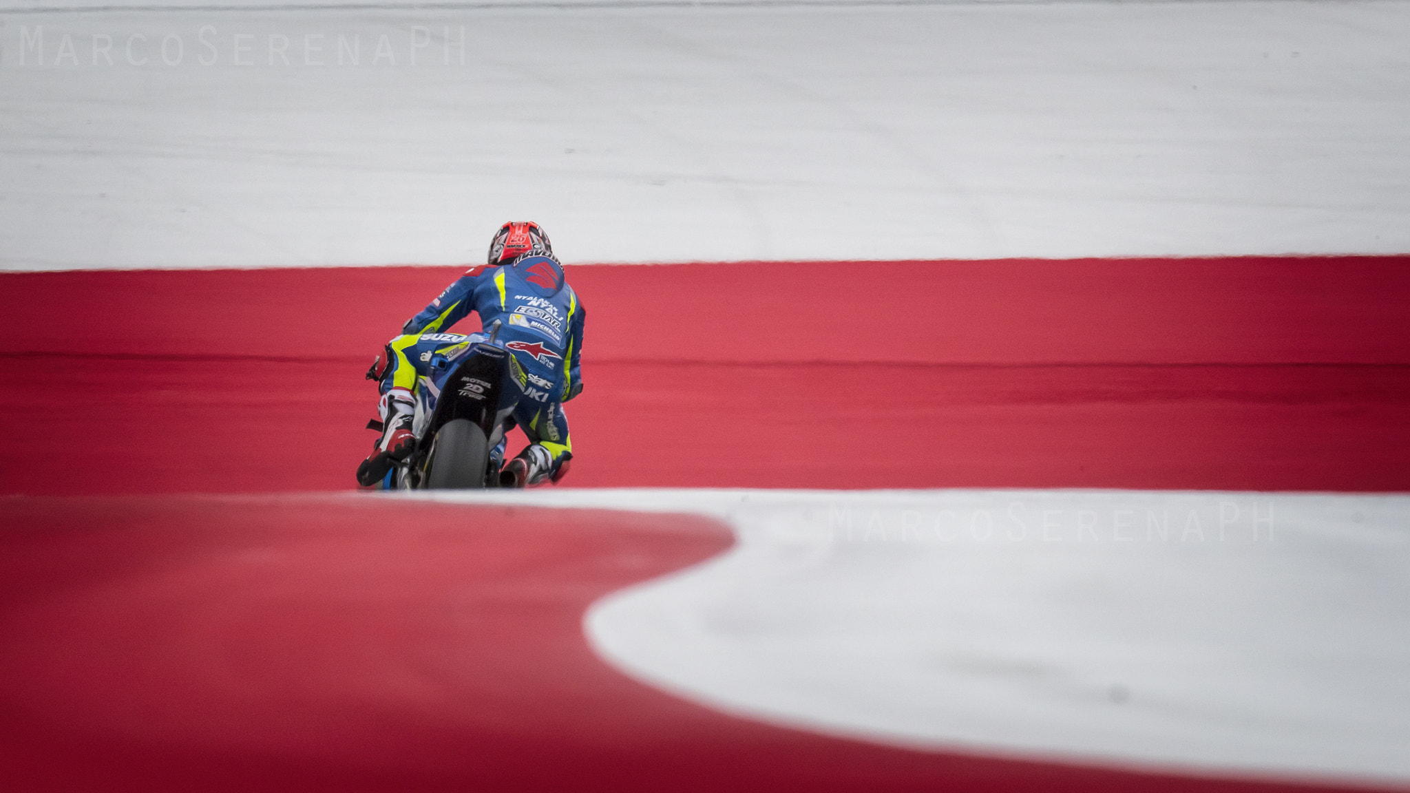 Canon EF 400mm F2.8L IS II USM sample photo. Diving into color photography