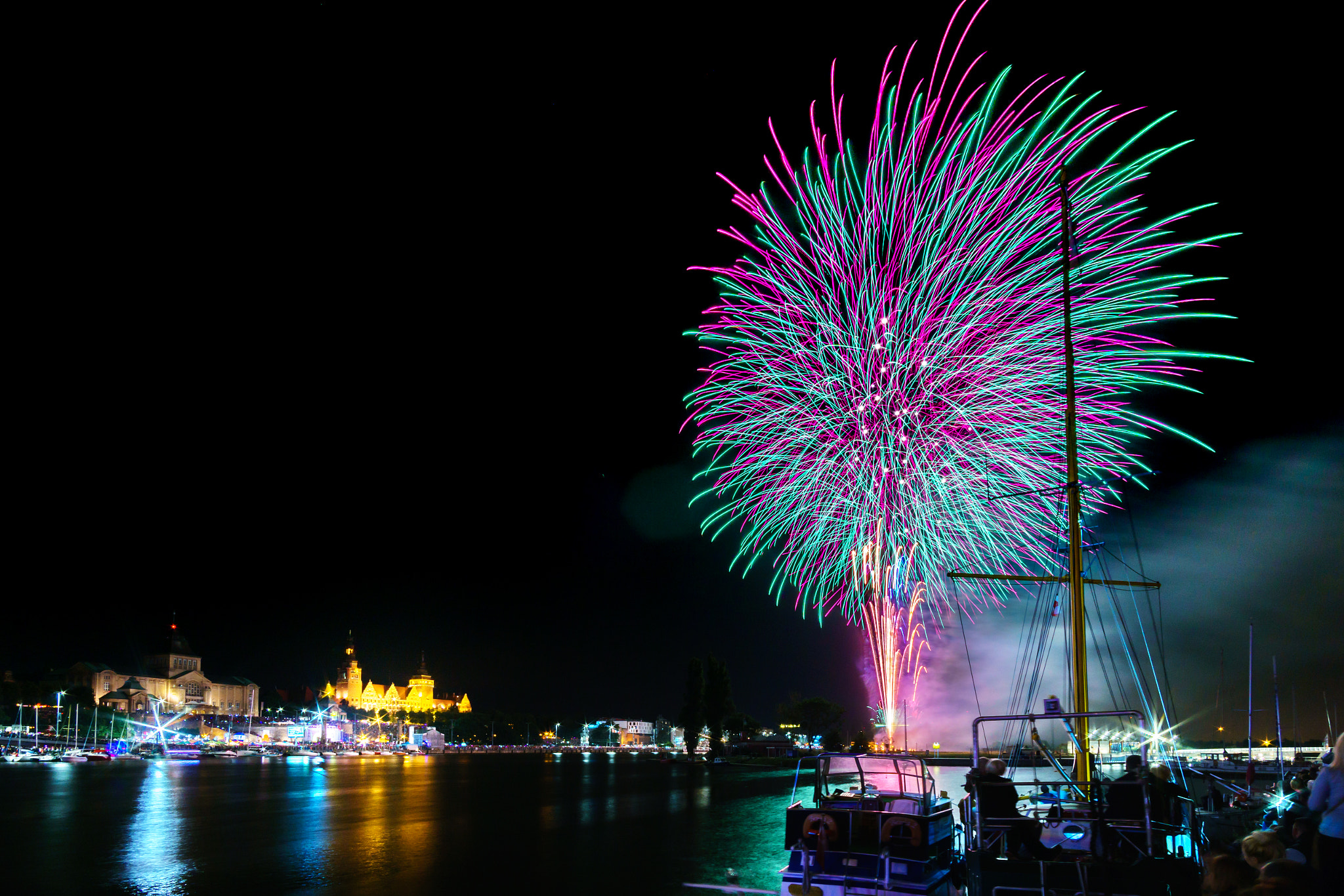 Samyang 12mm F2.0 NCS CS sample photo. Big fireworks on pyromagic 2016 in szczecin photography