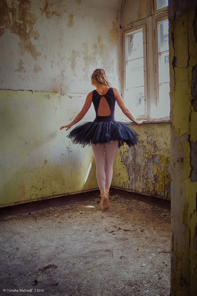 Canon EF 28-90mm f/4-5.6 sample photo. ...ballerina.urban project... photography