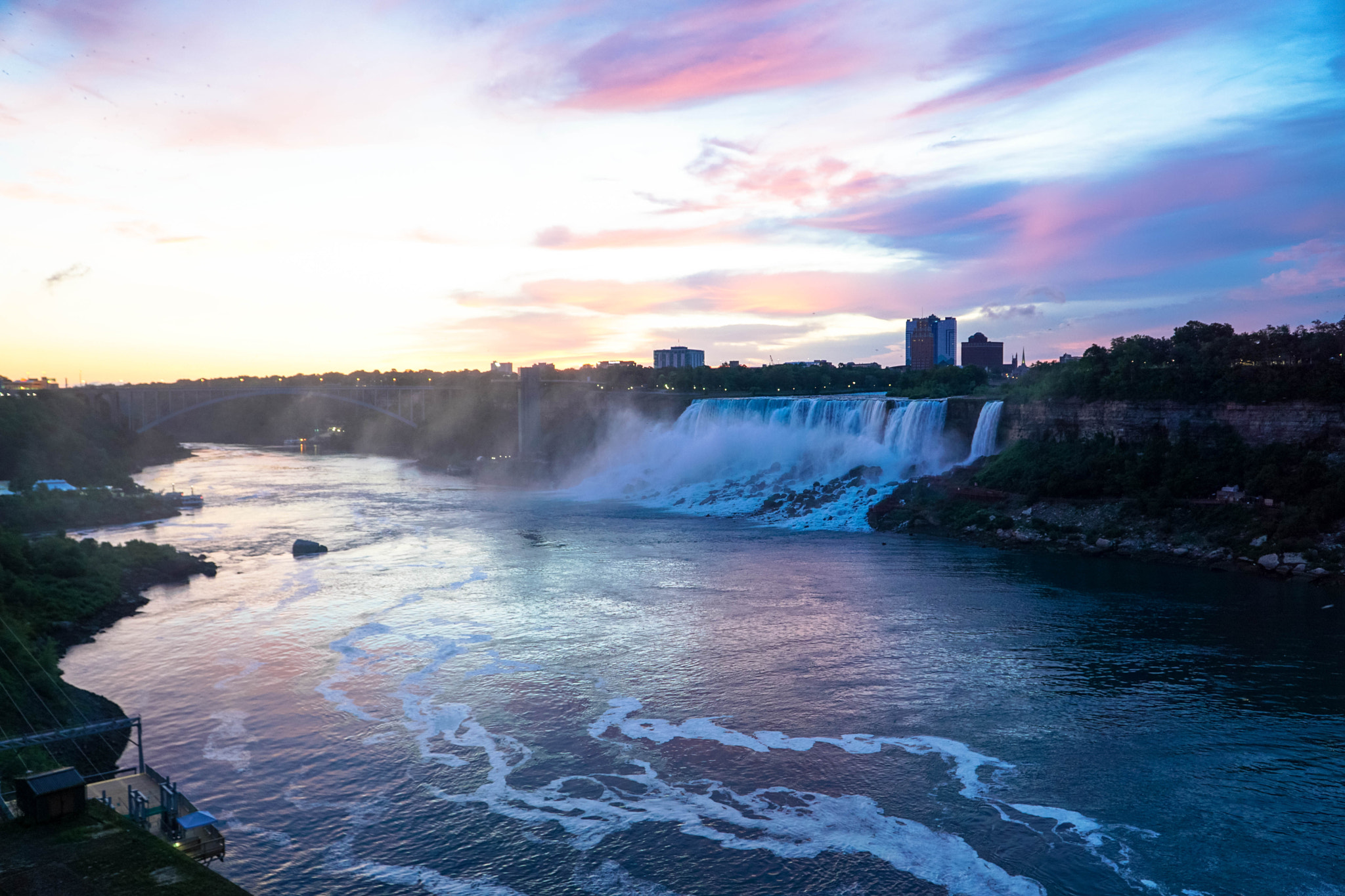 Sony a6000 + Sony E PZ 18-105mm F4 G OSS sample photo. Birthday sunrise at niagara falls photography