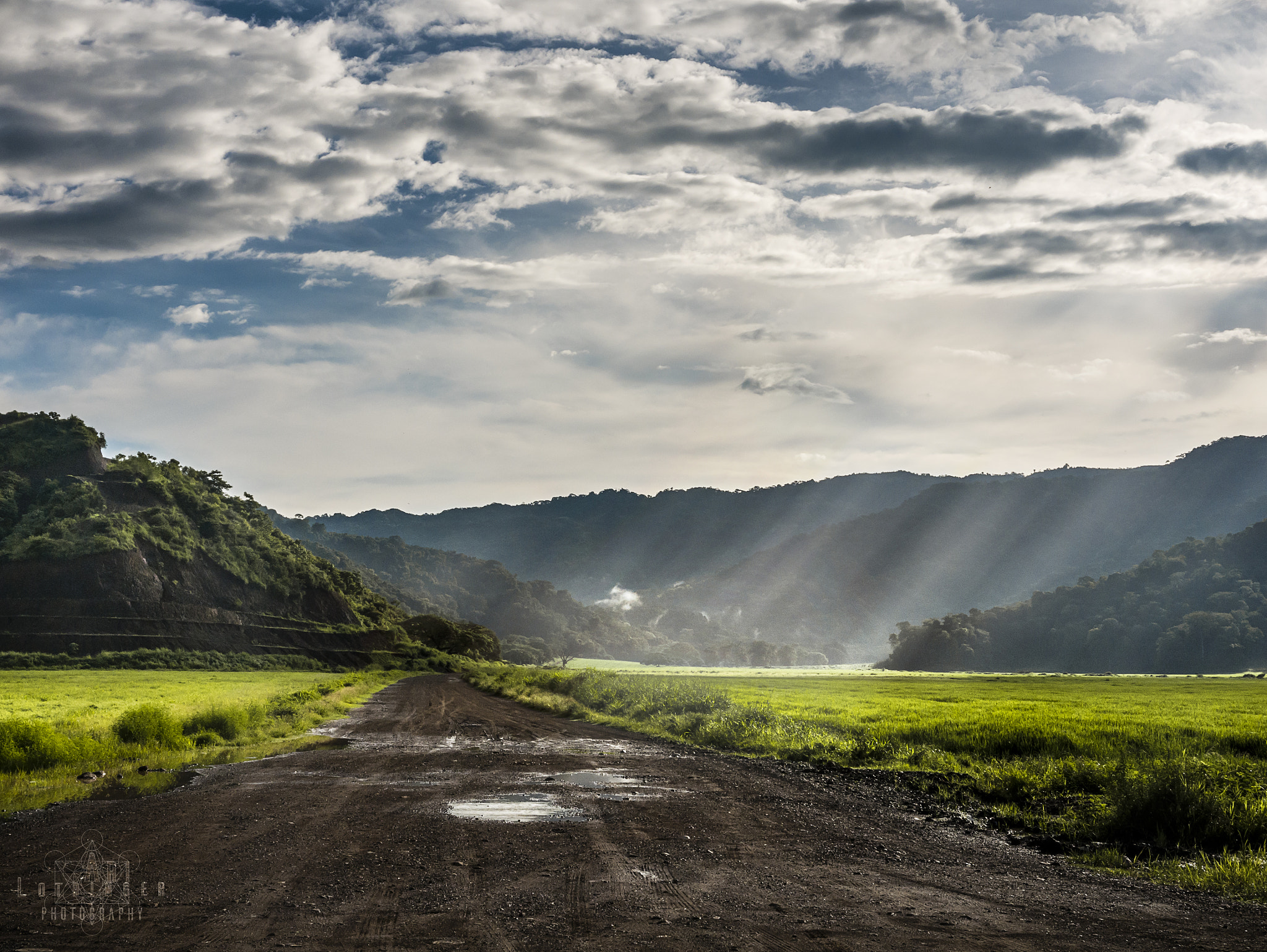 Panasonic Lumix DMC-G7 + Panasonic Leica DG Summilux 25mm F1.4 II ASPH sample photo. The path of enlightenment photography