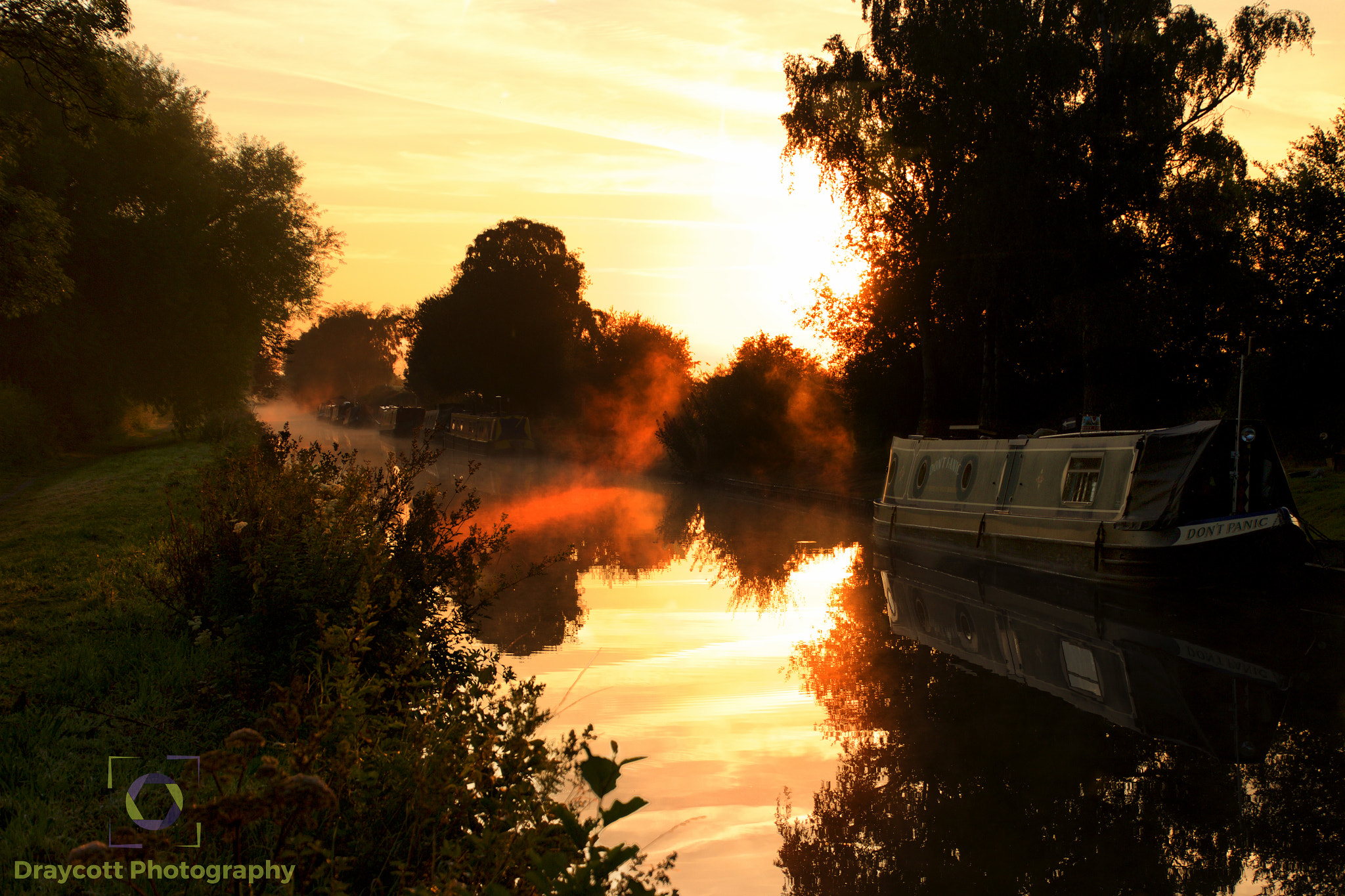 Canon EOS 70D + Tamron 16-300mm F3.5-6.3 Di II VC PZD Macro sample photo. Sunrise on canal photography